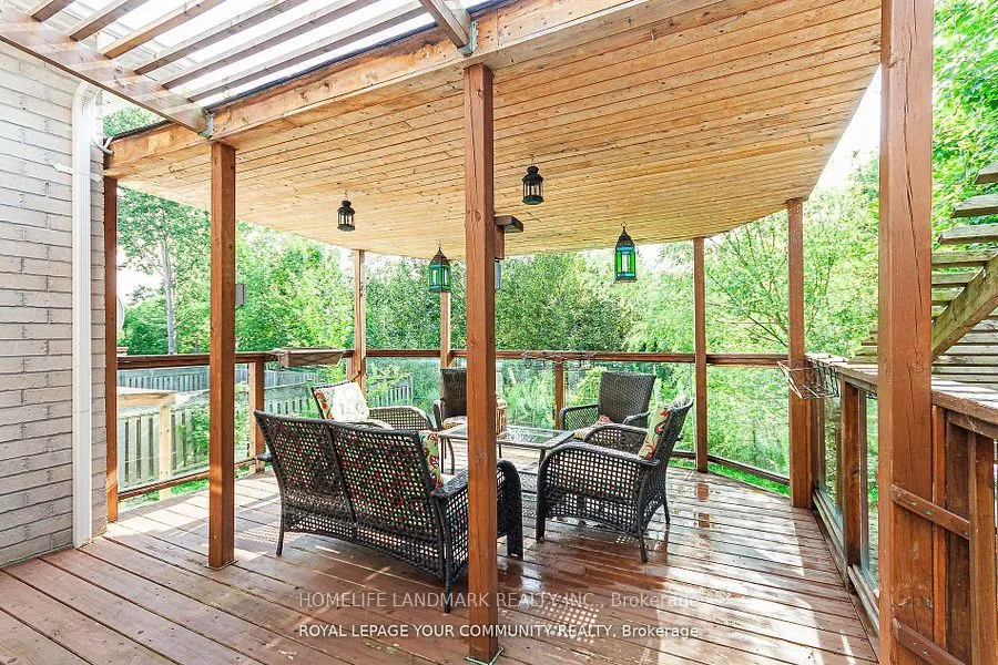 111 Deerwood Crescent
