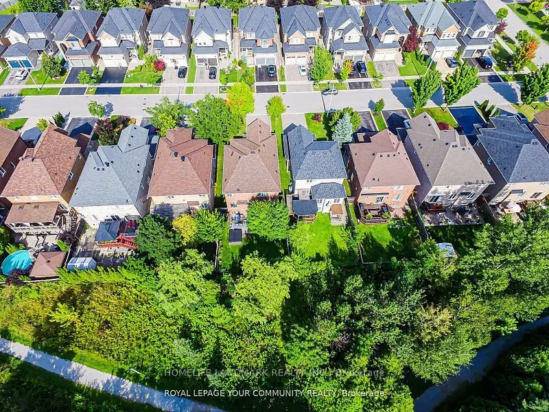 111 Deerwood Crescent