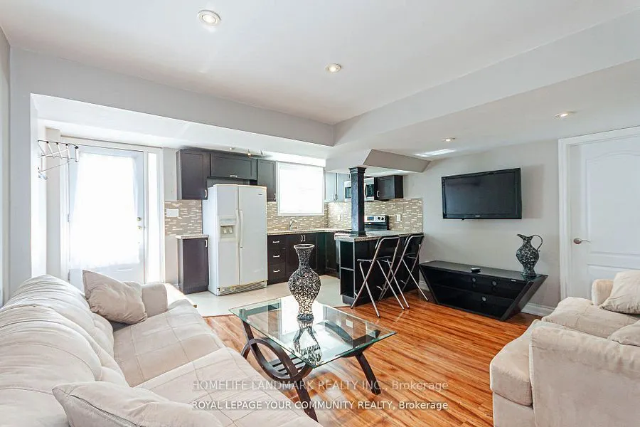 111 Deerwood Crescent