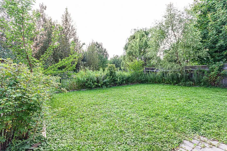 111 Deerwood Crescent