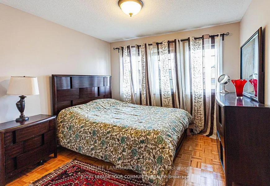 111 Deerwood Crescent