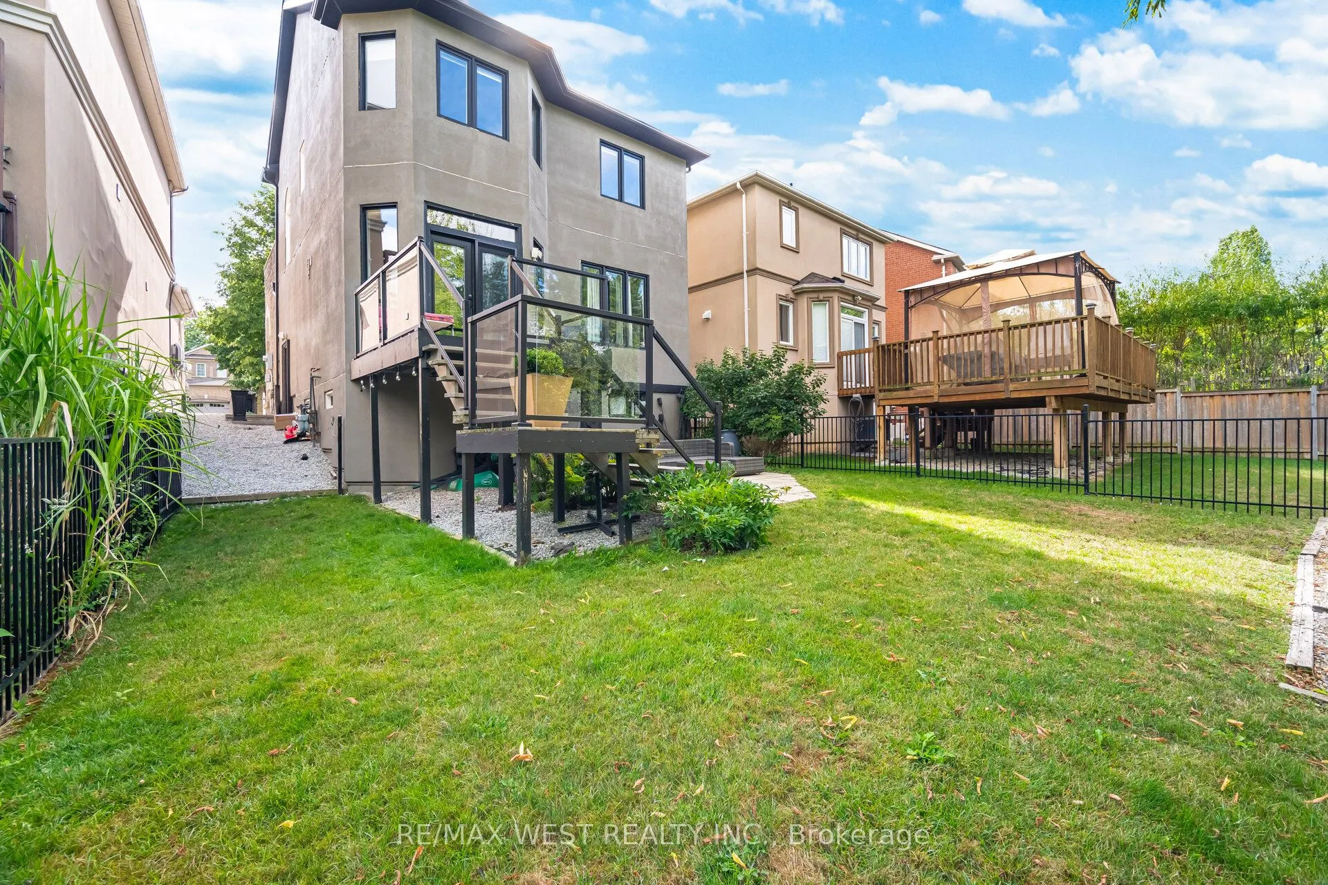 34 Willow Tree Street