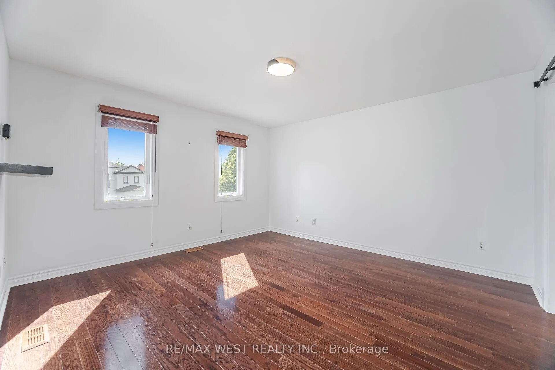 34 Willow Tree Street