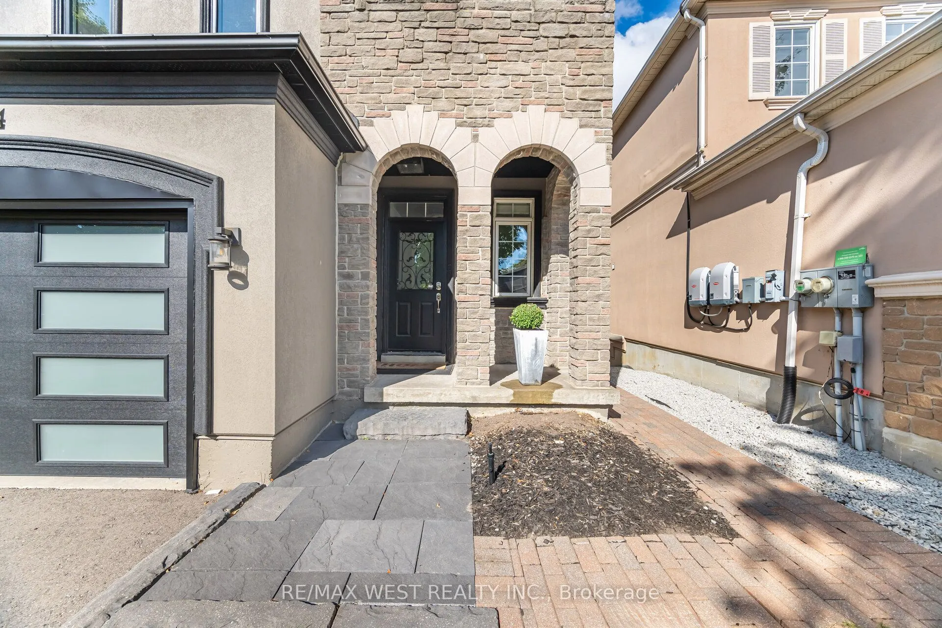34 Willow Tree Street