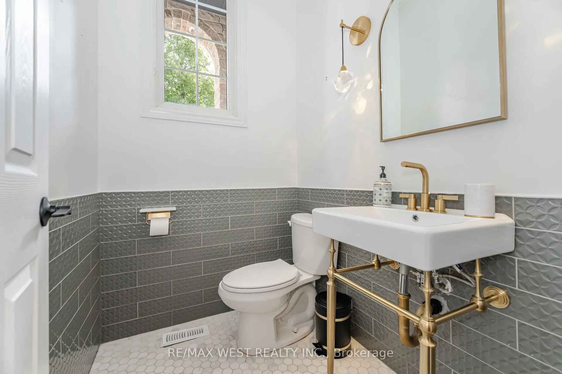 34 Willow Tree Street