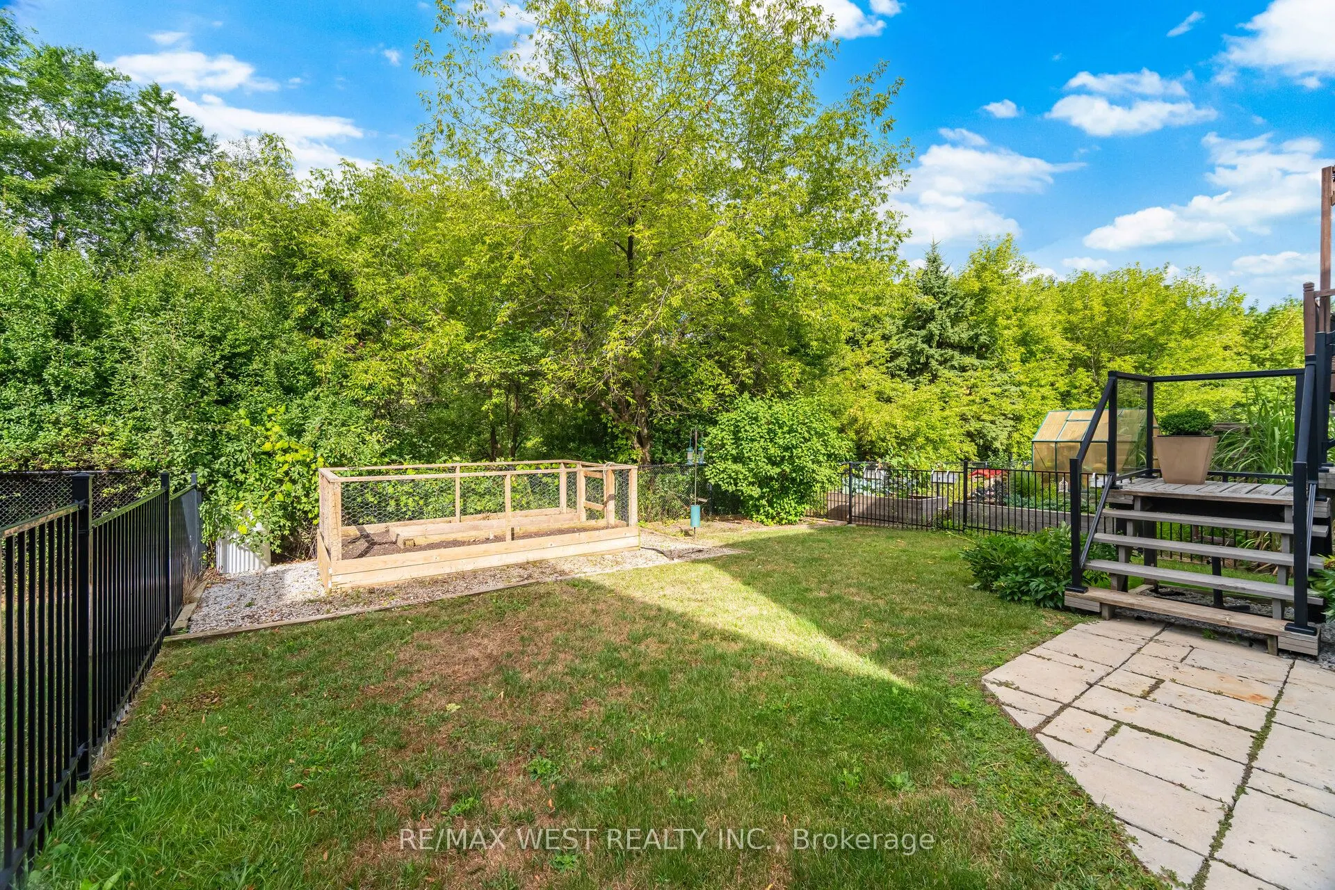34 Willow Tree Street