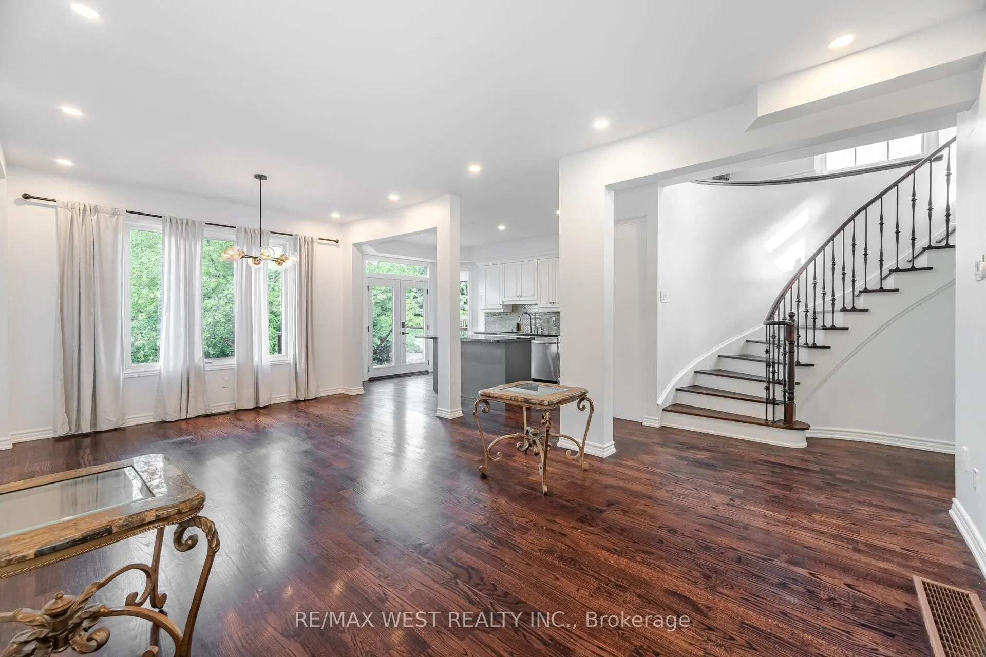 34 Willow Tree Street