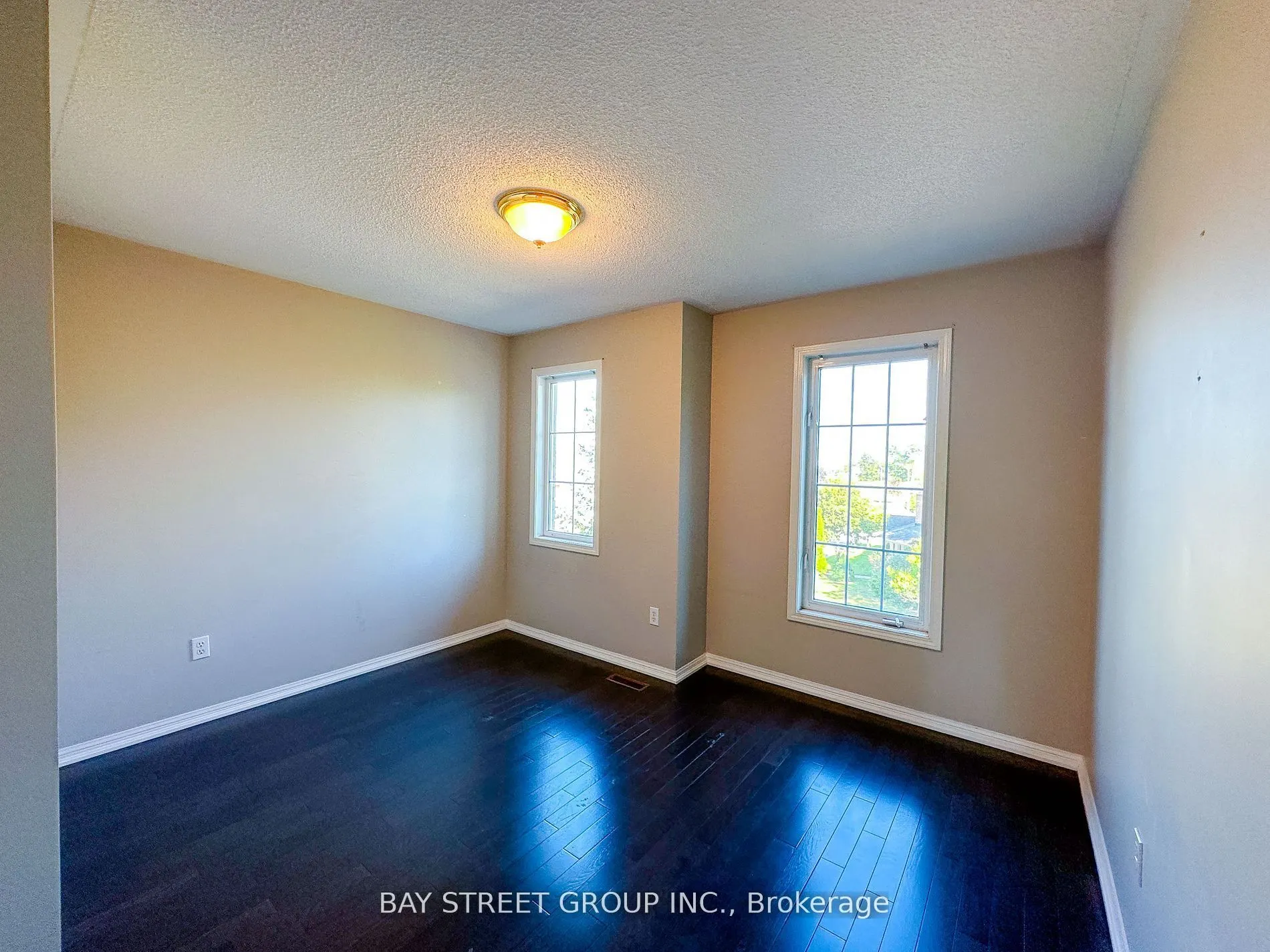 216 Equator Crescent