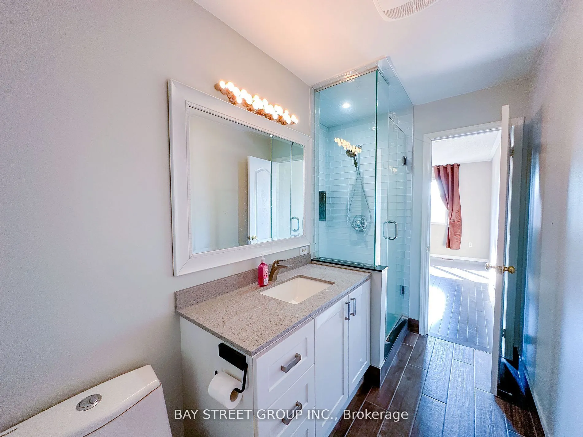 216 Equator Crescent