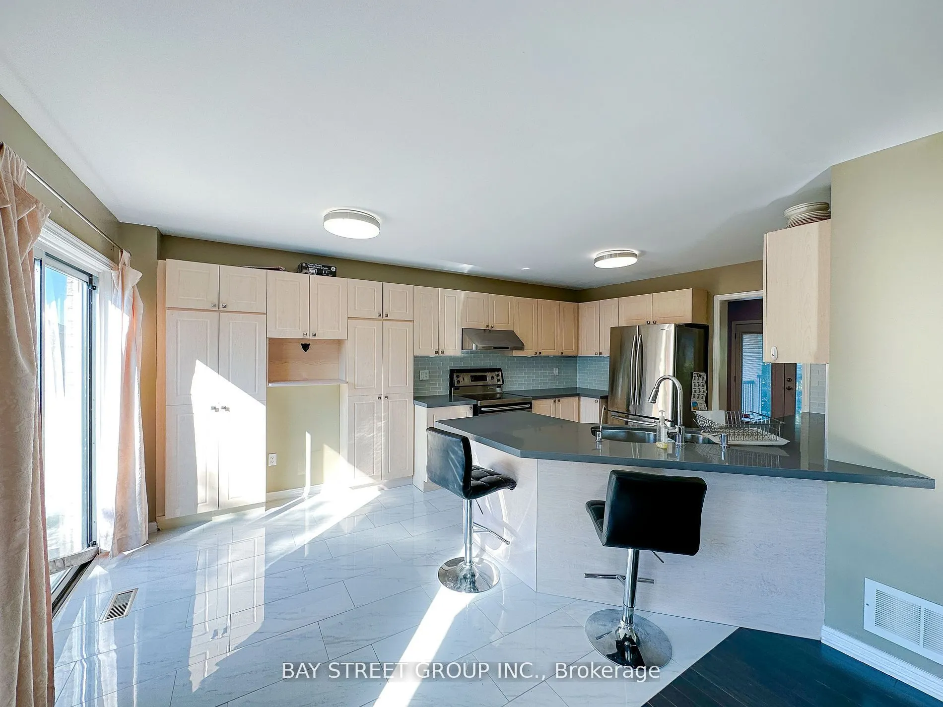 216 Equator Crescent