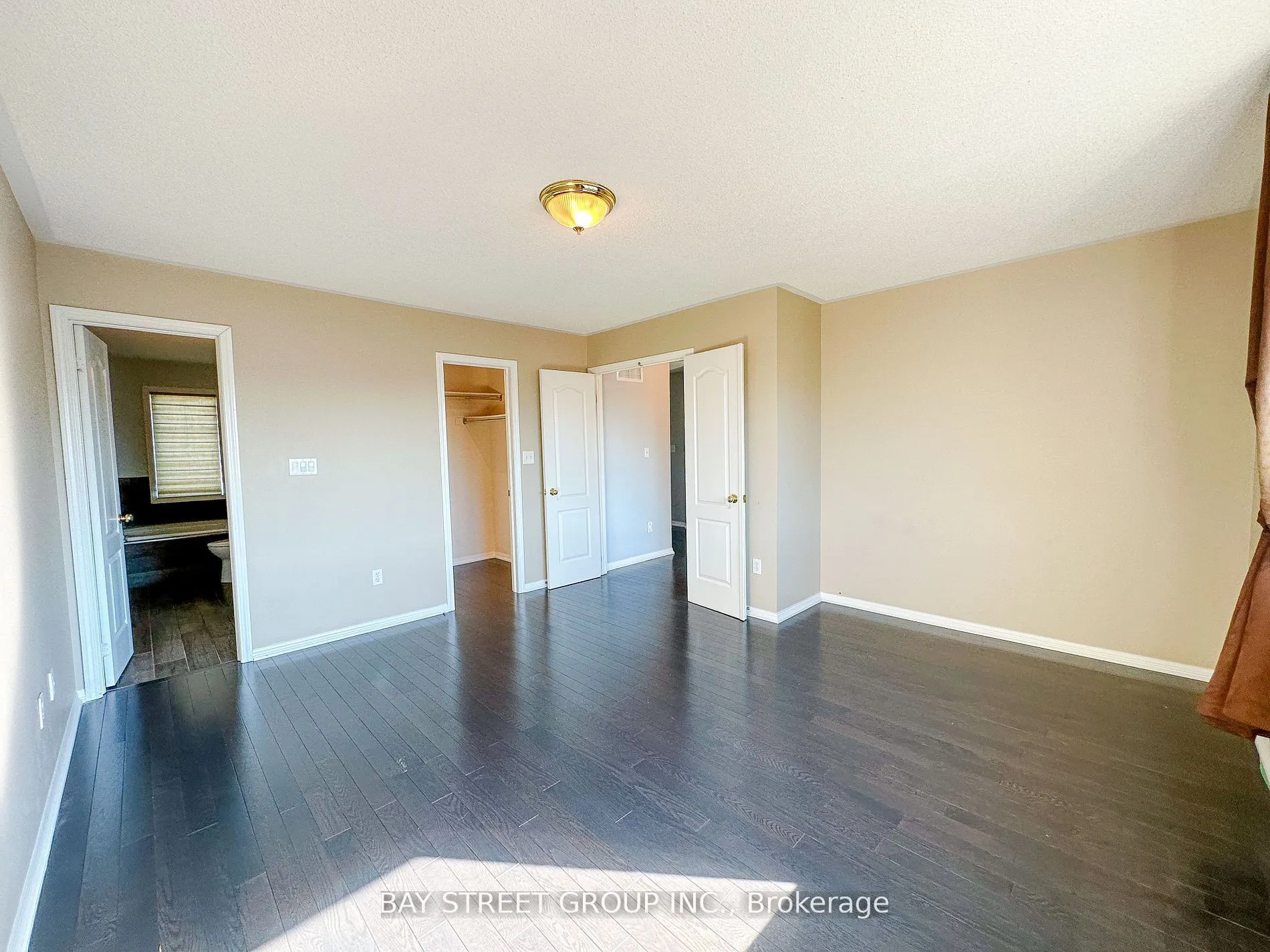 216 Equator Crescent