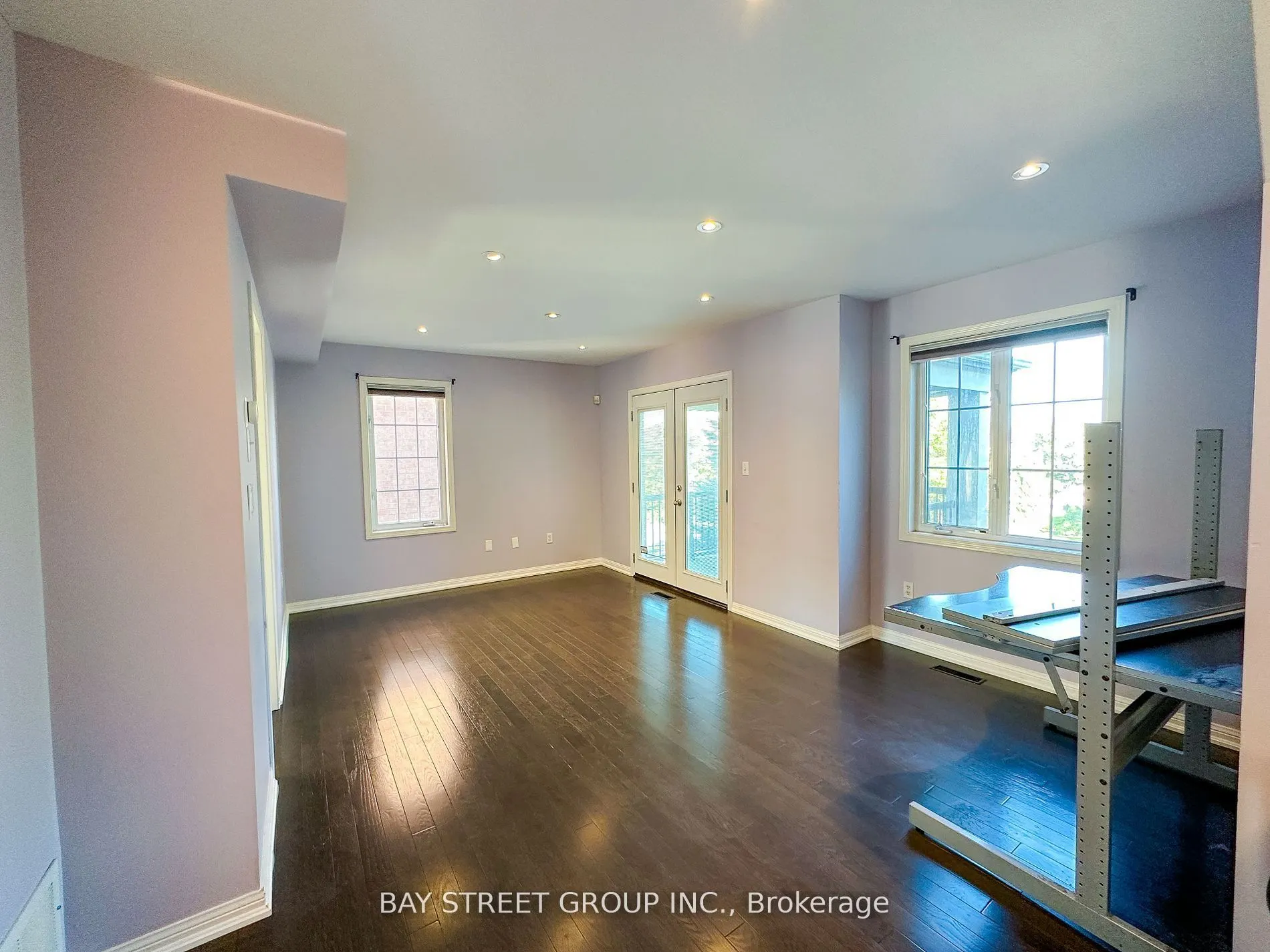 216 Equator Crescent