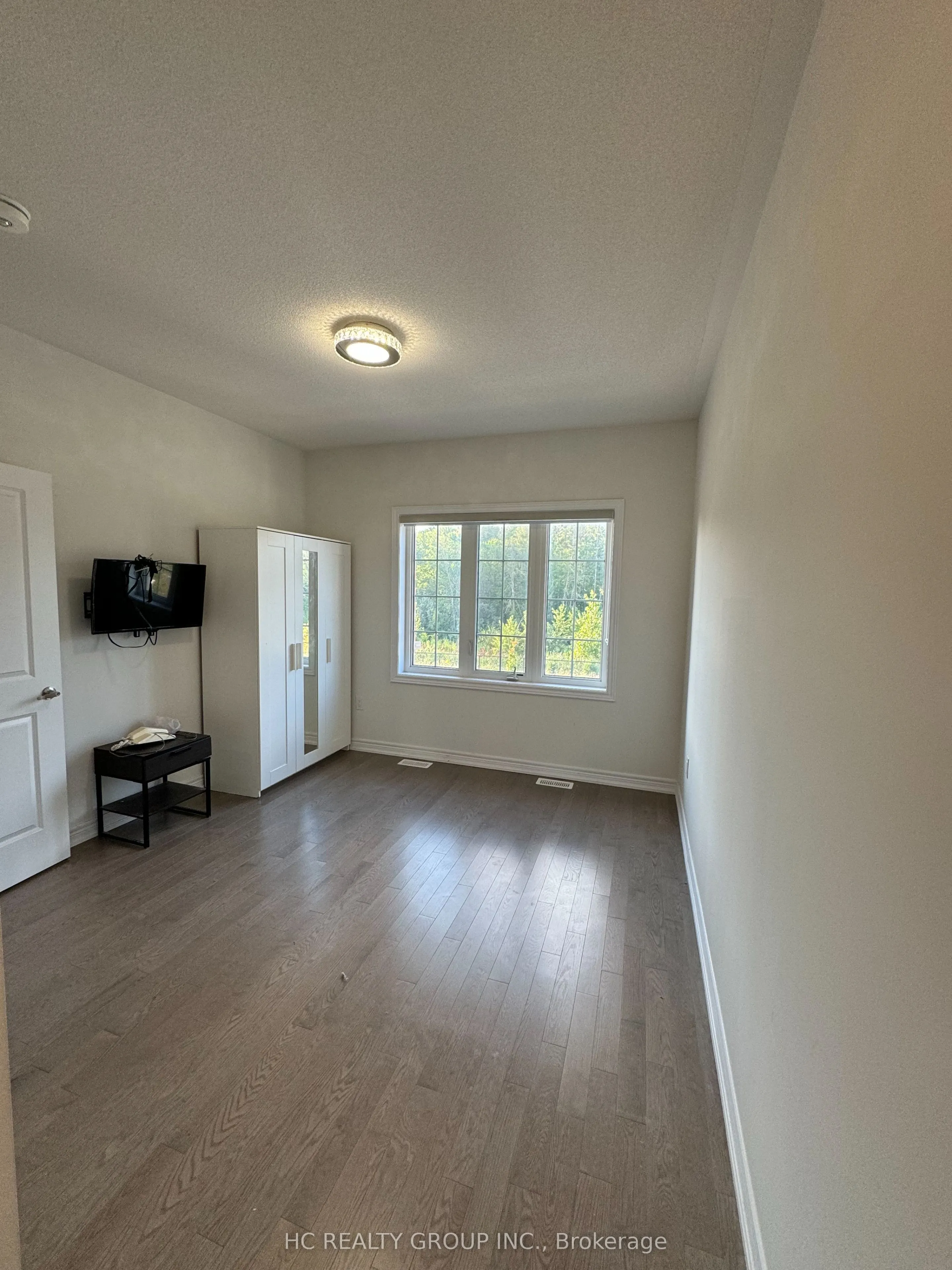 75 MCCAGUE Avenue, #Main Floor