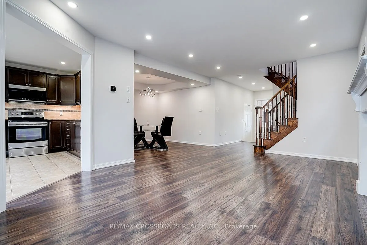 9 Whiterose Lane