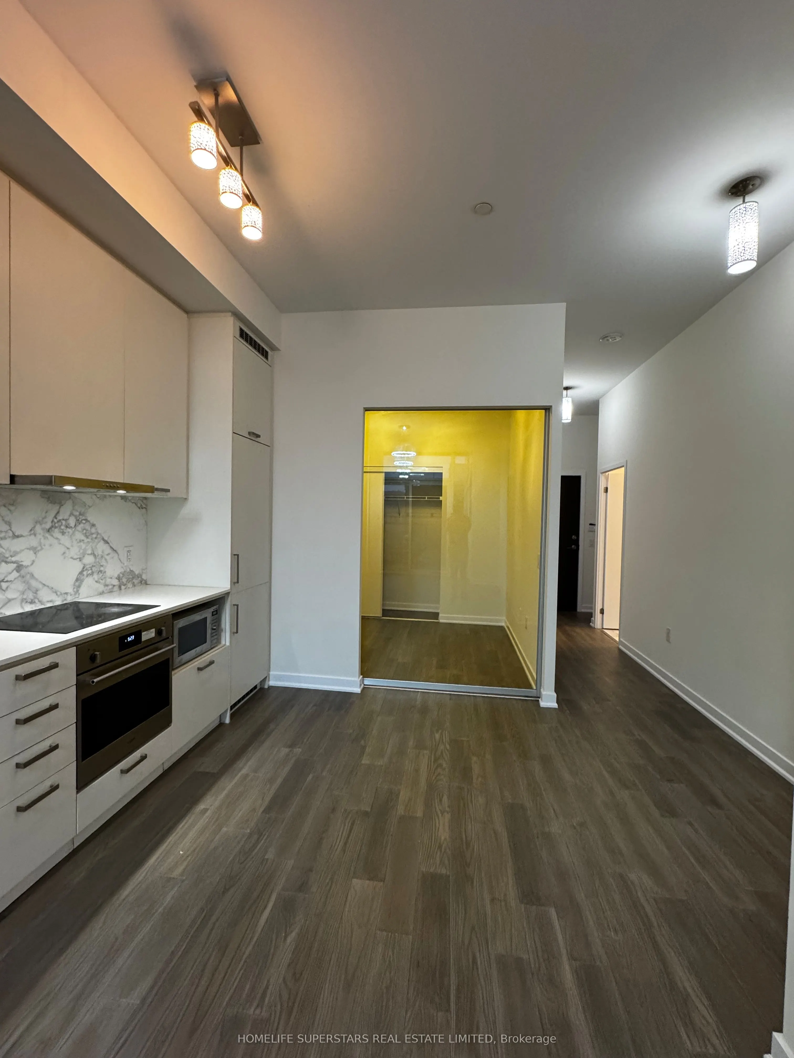 38 Honeycrisp Crescent, #307