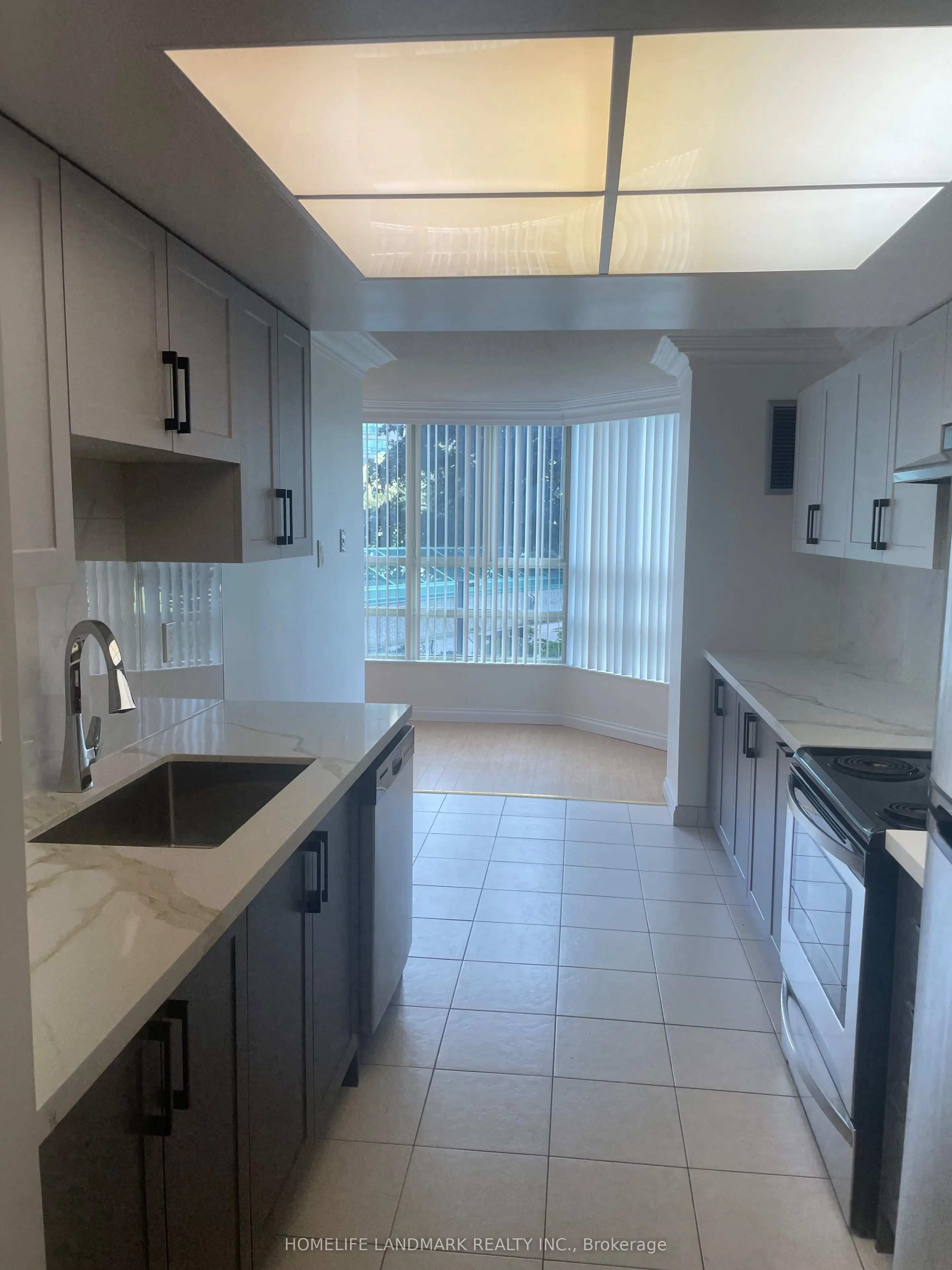 7805 Bayview Avenue, #209