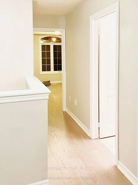 48 Four Seasons Crescent