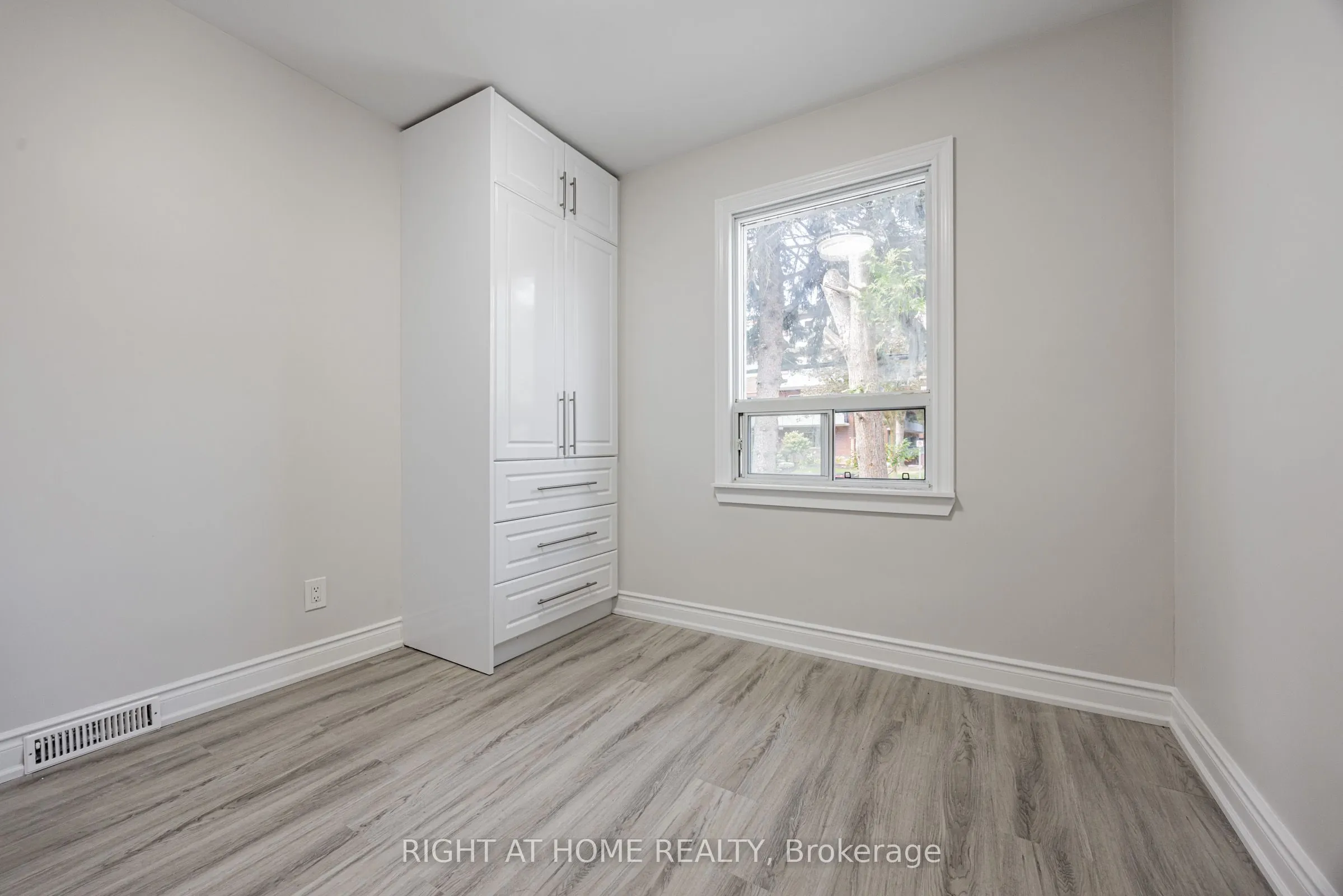 225 Essex- Entire House Avenue