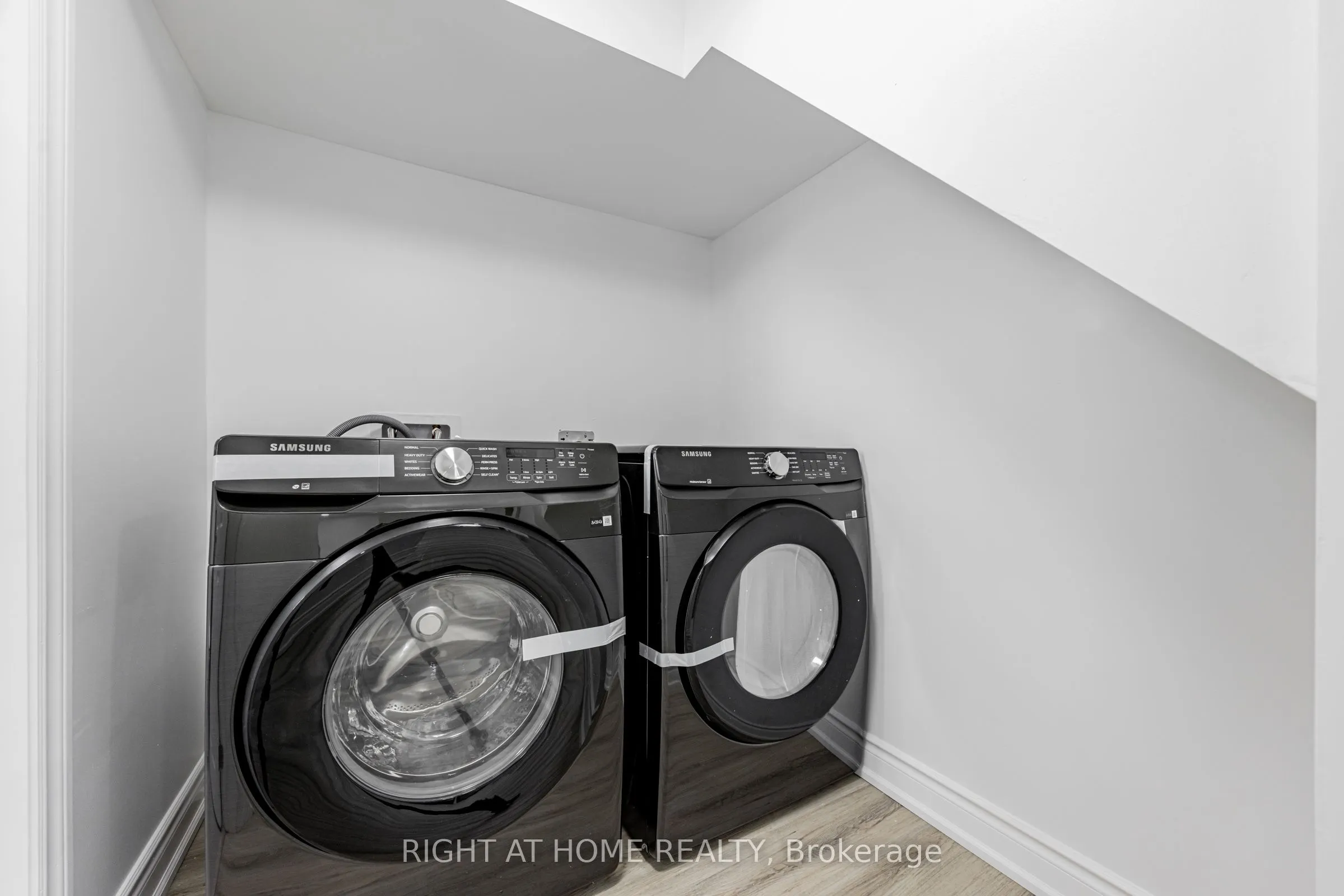 225 Essex- Basement unit Avenue