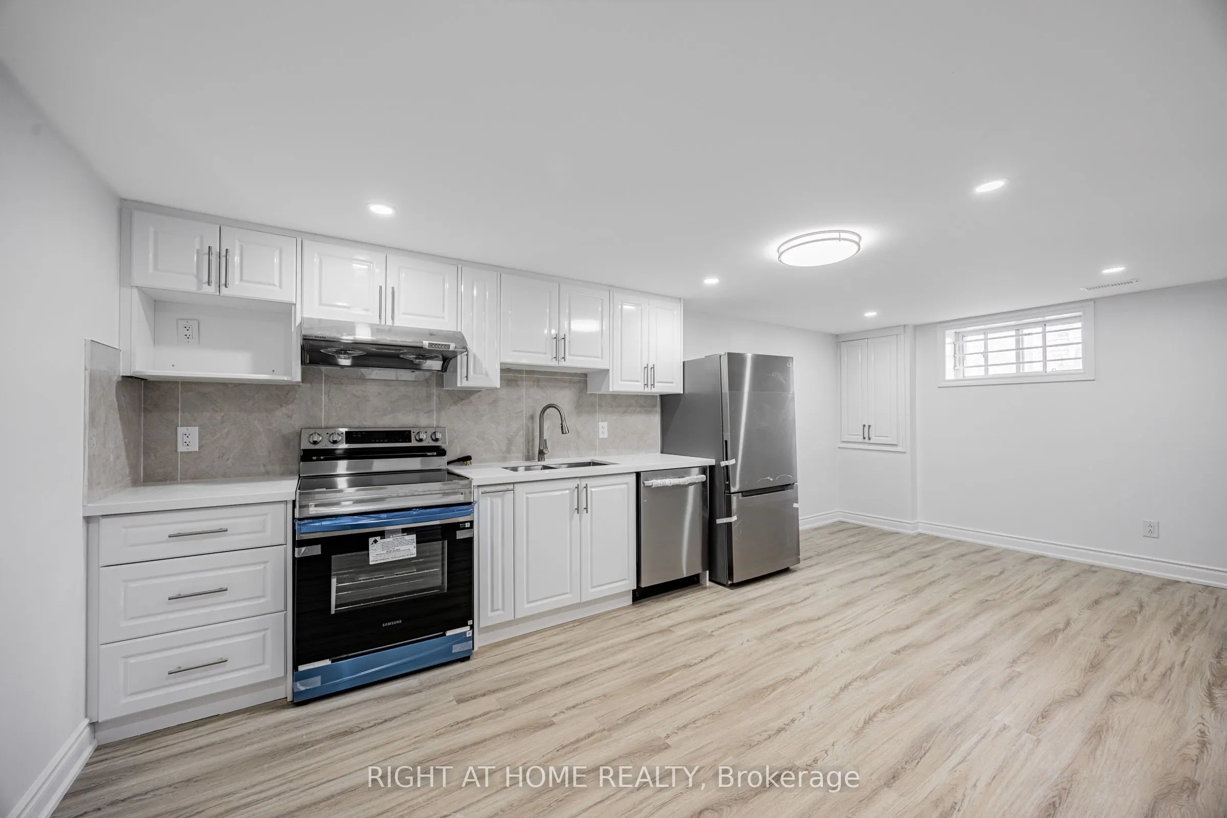225 Essex- Basement unit Avenue