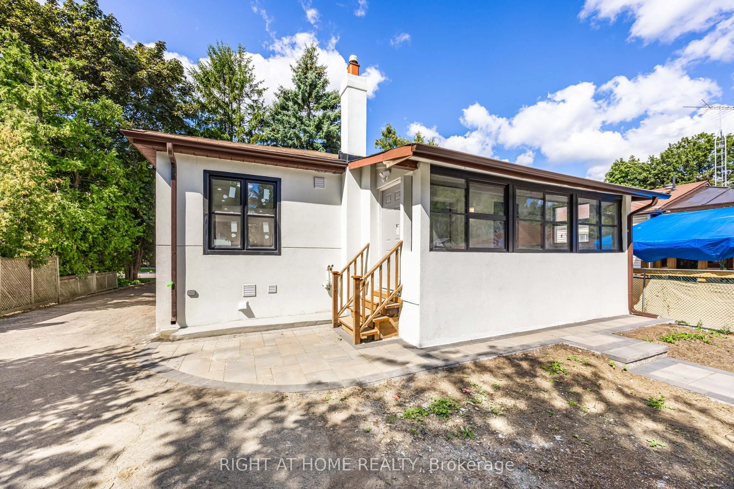 225 Essex- Basement unit Avenue