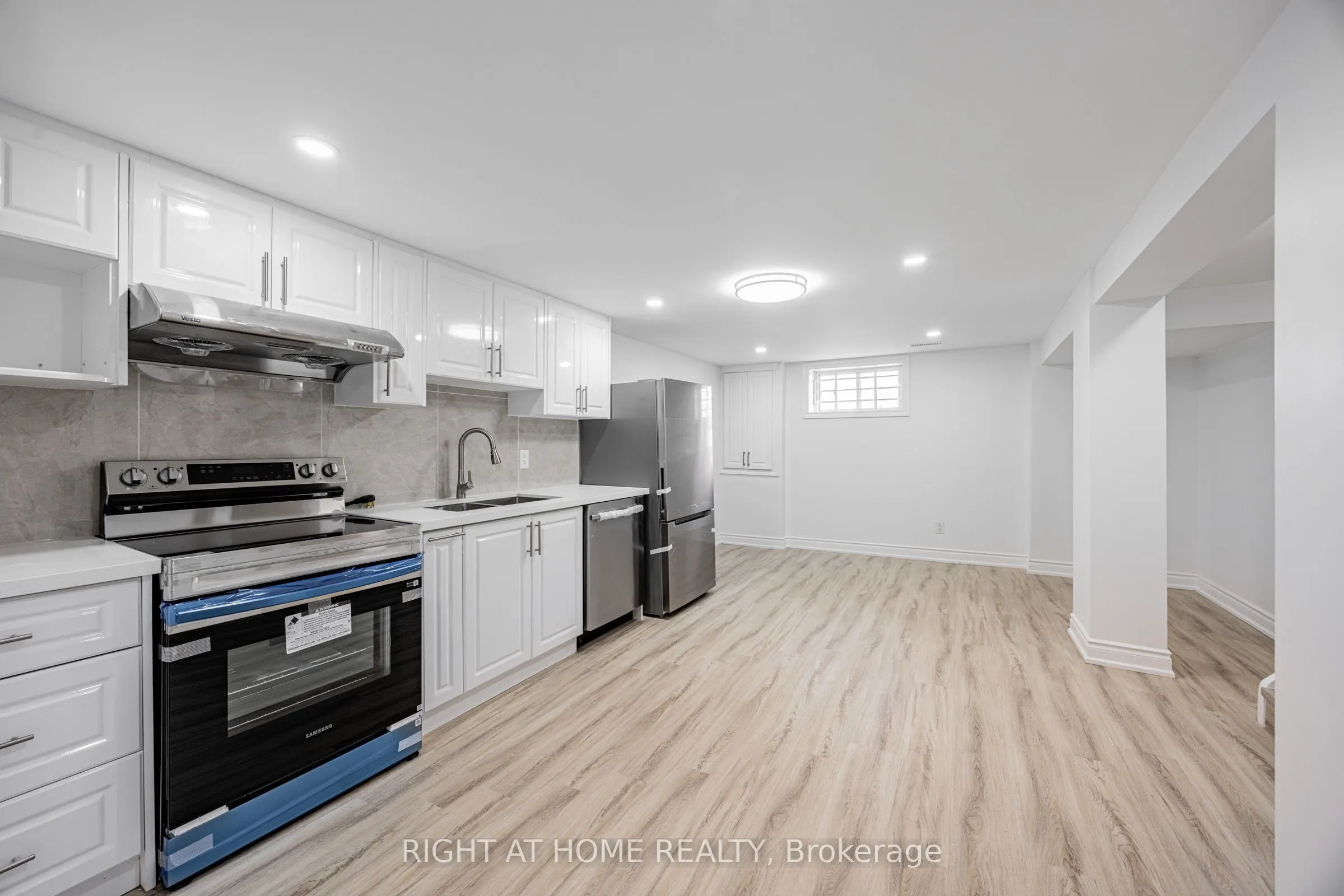 225 Essex- Basement unit Avenue