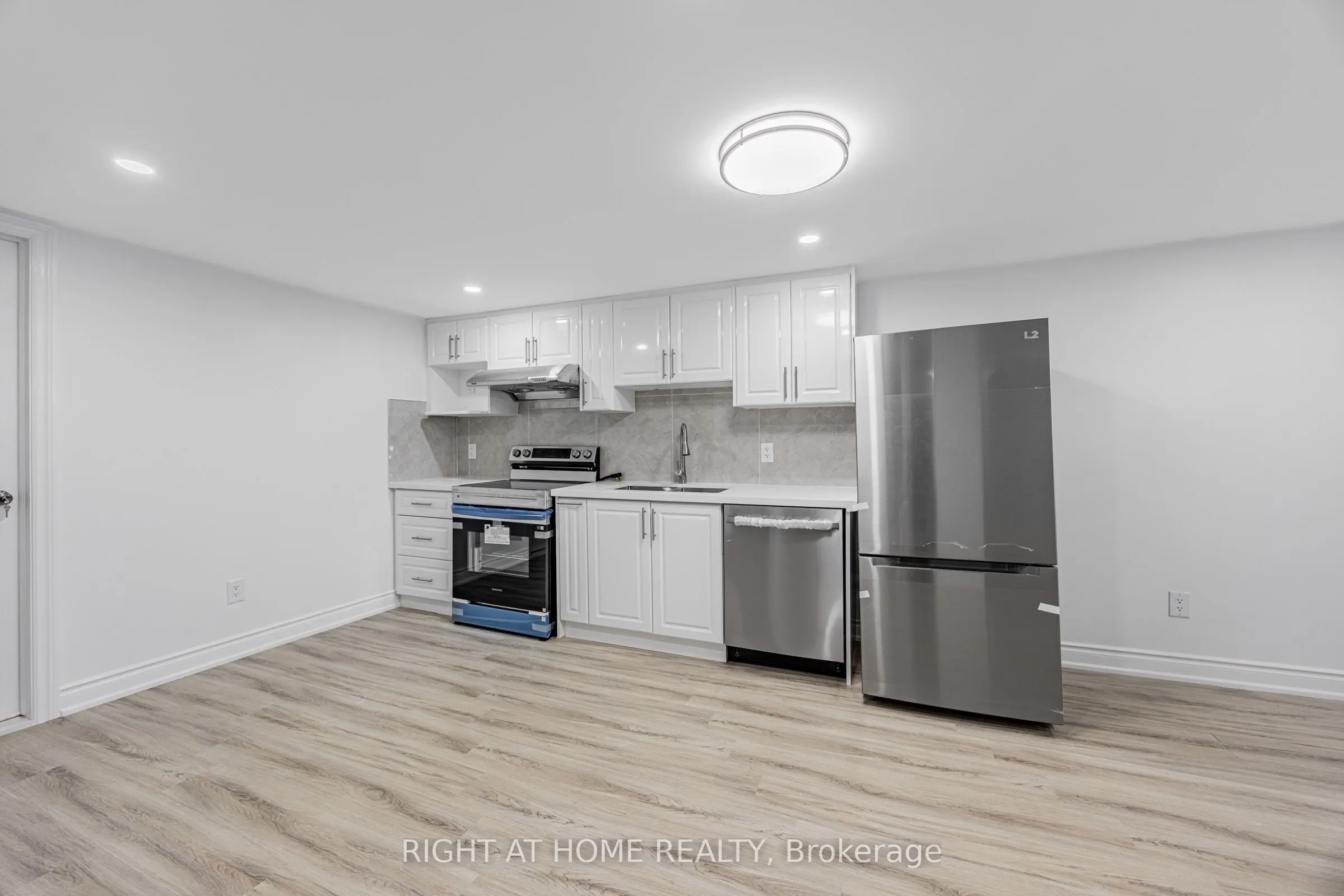 225 Essex- Basement unit Avenue