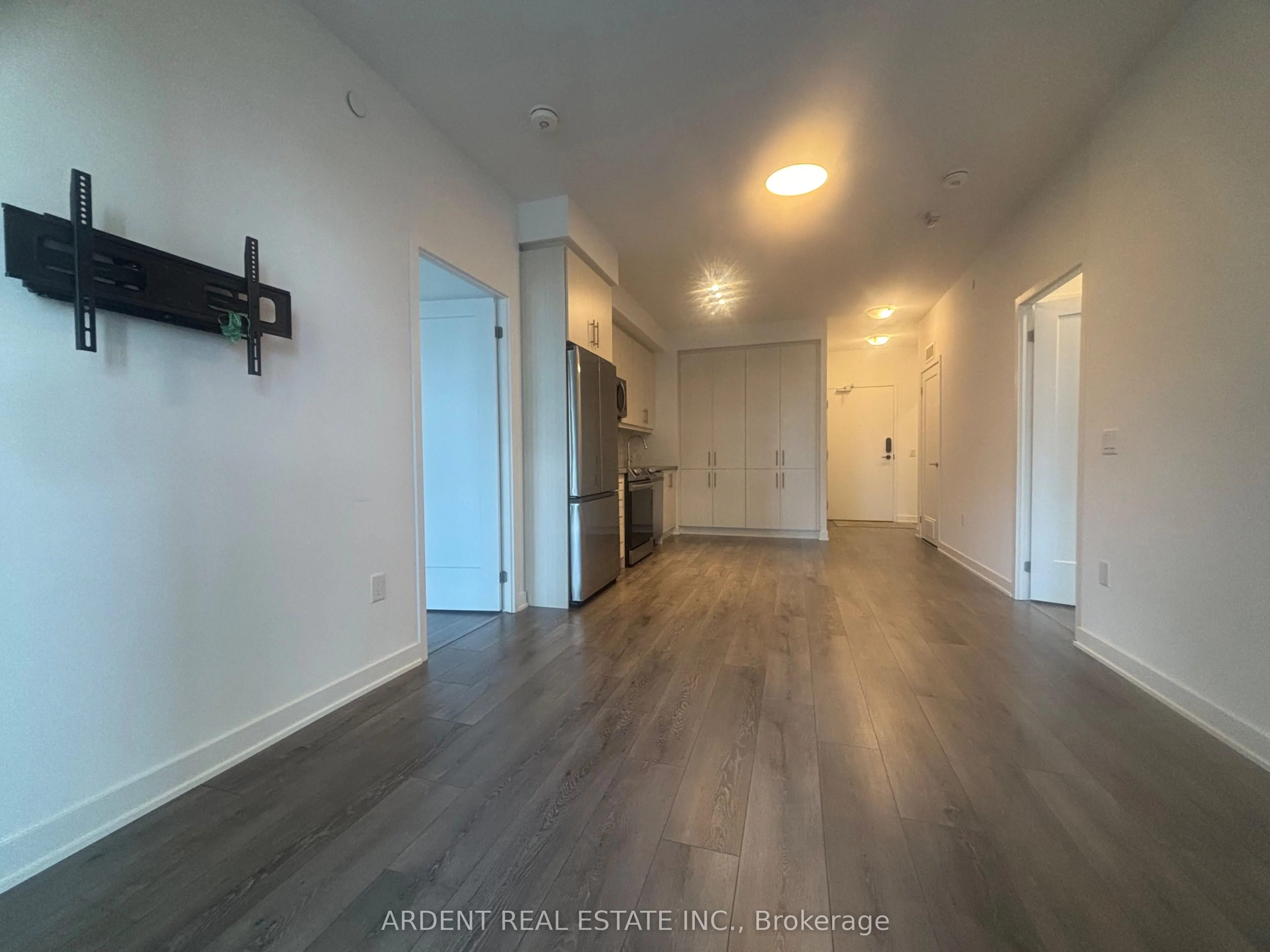 95 Oneida Crescent, #505