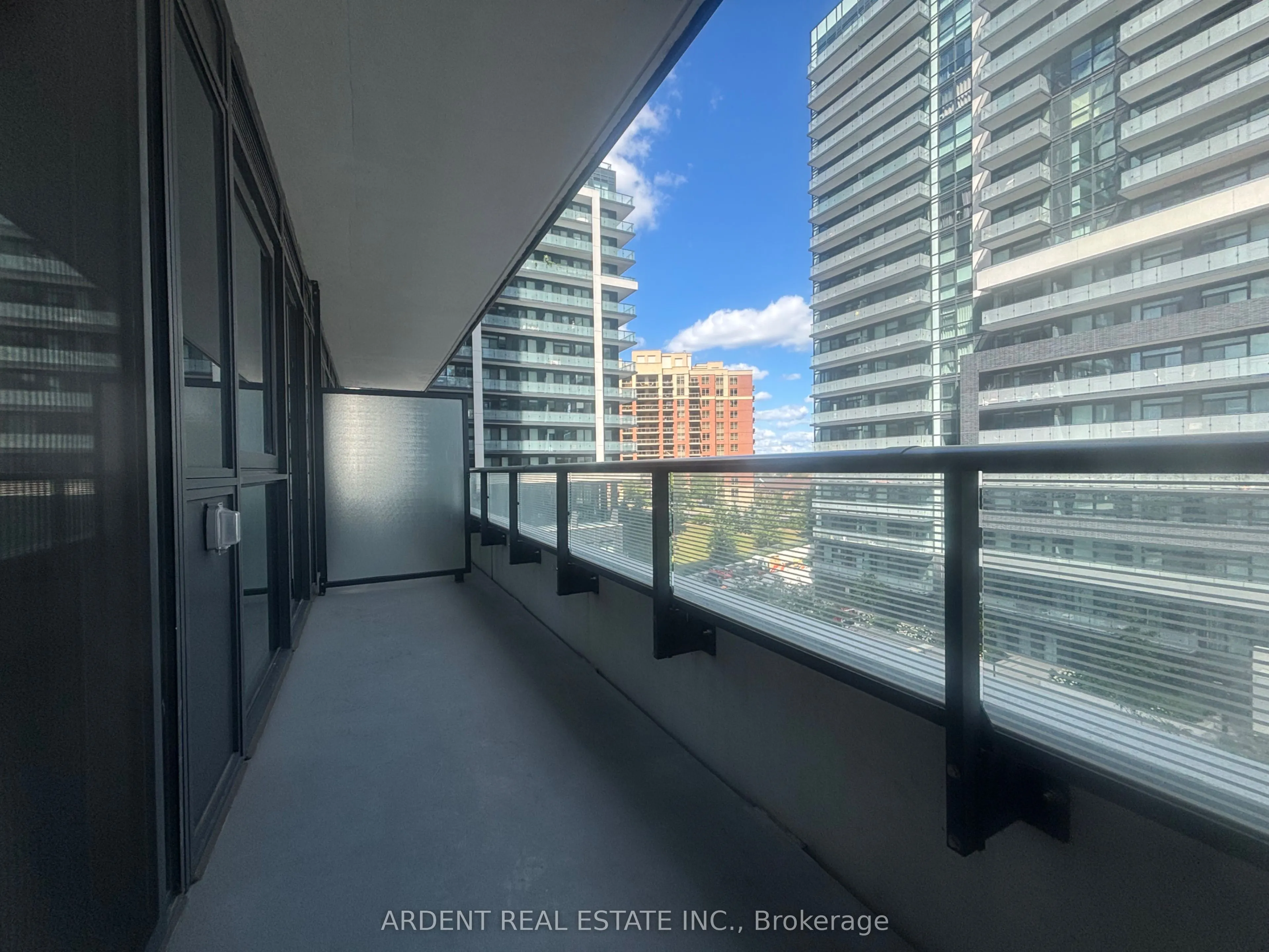 95 Oneida Crescent, #505