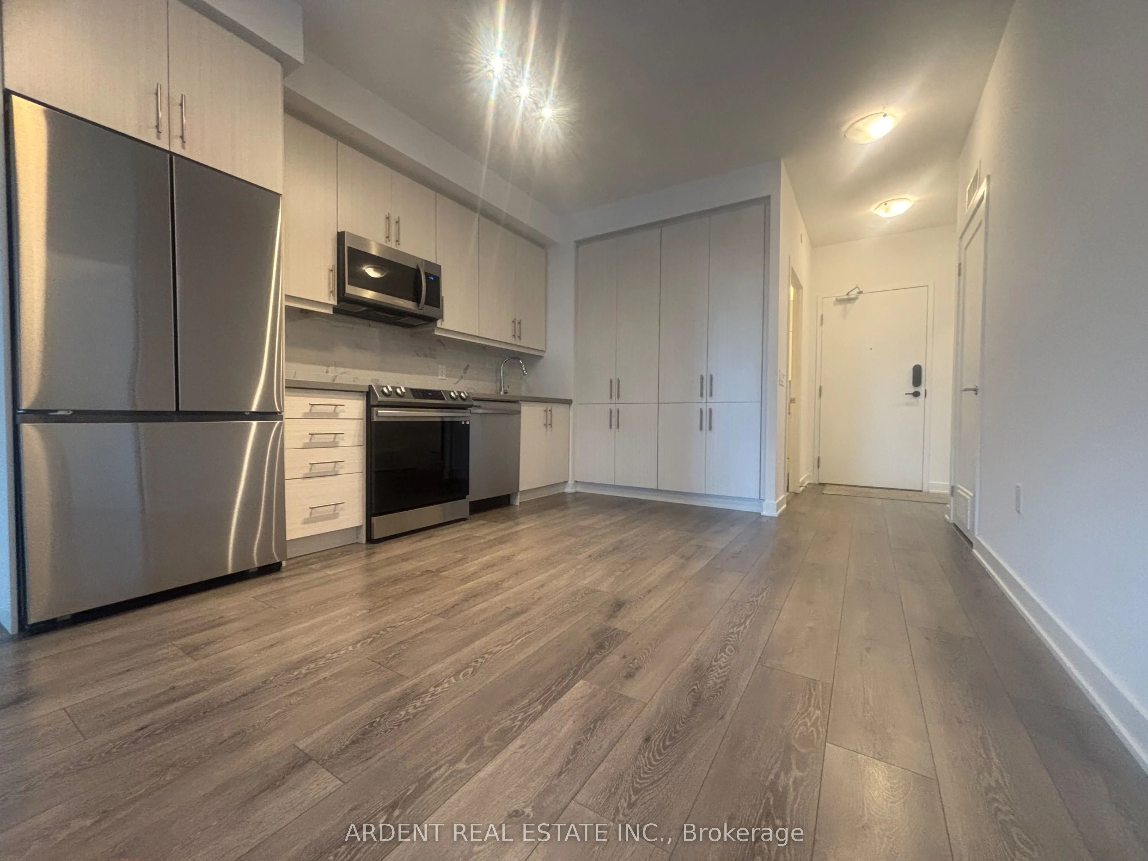 95 Oneida Crescent, #505