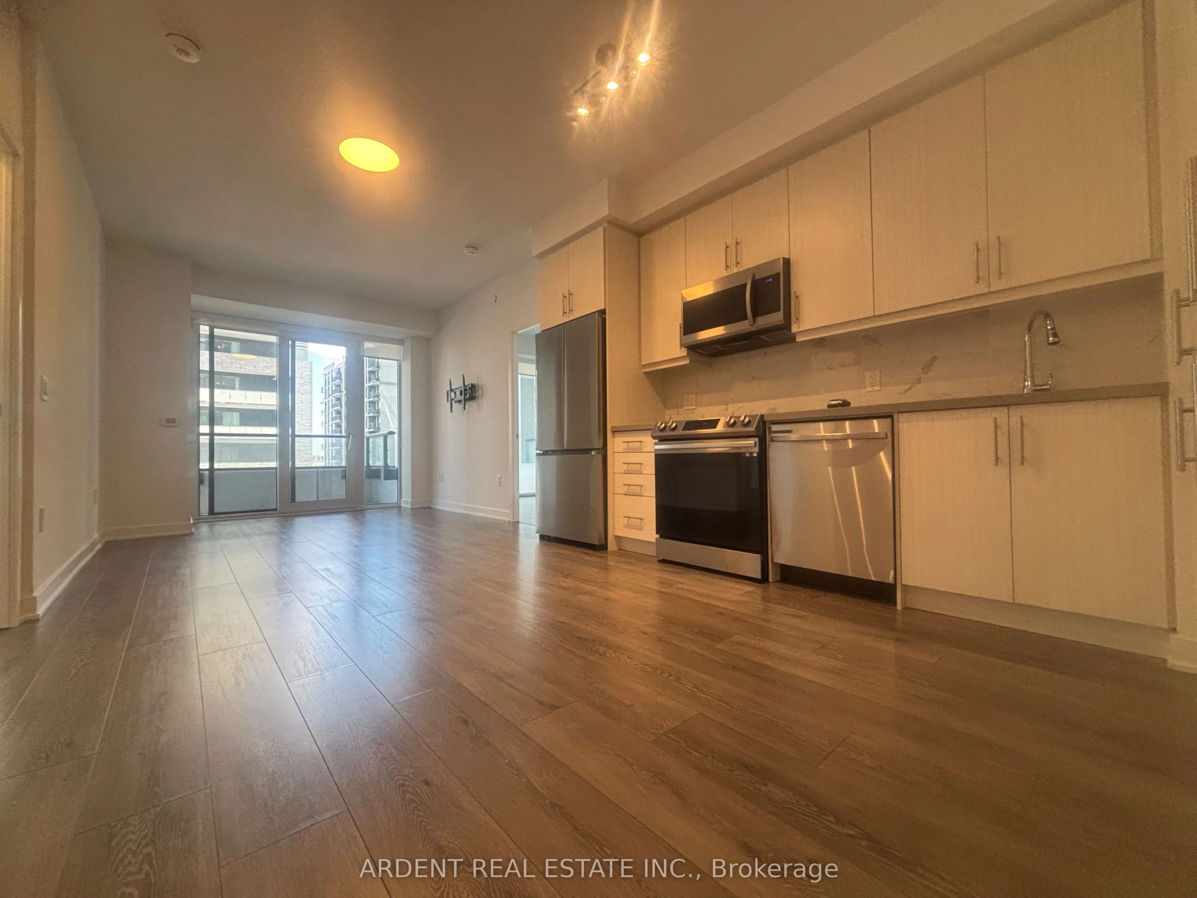 95 Oneida Crescent, #505