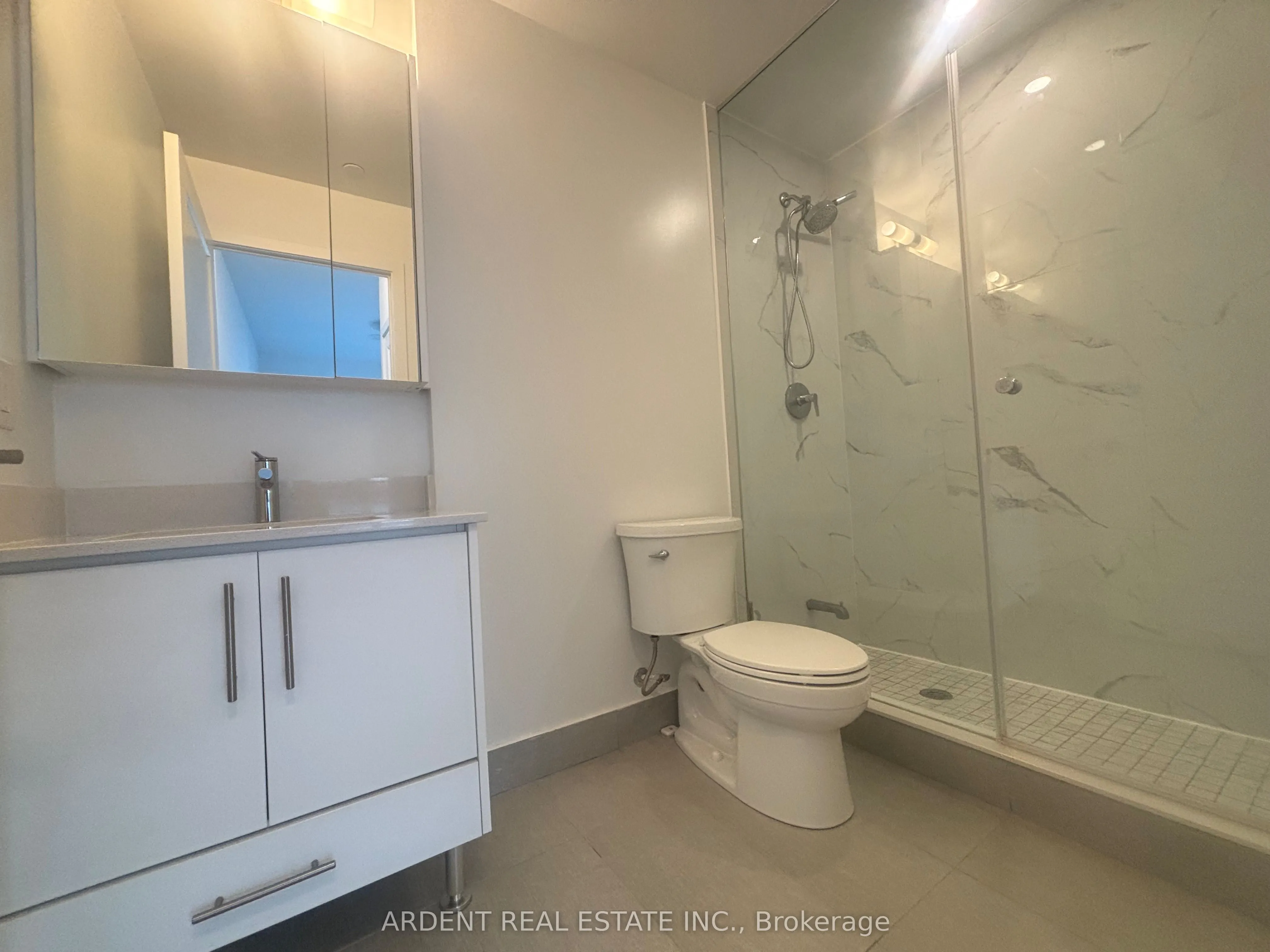95 Oneida Crescent, #505