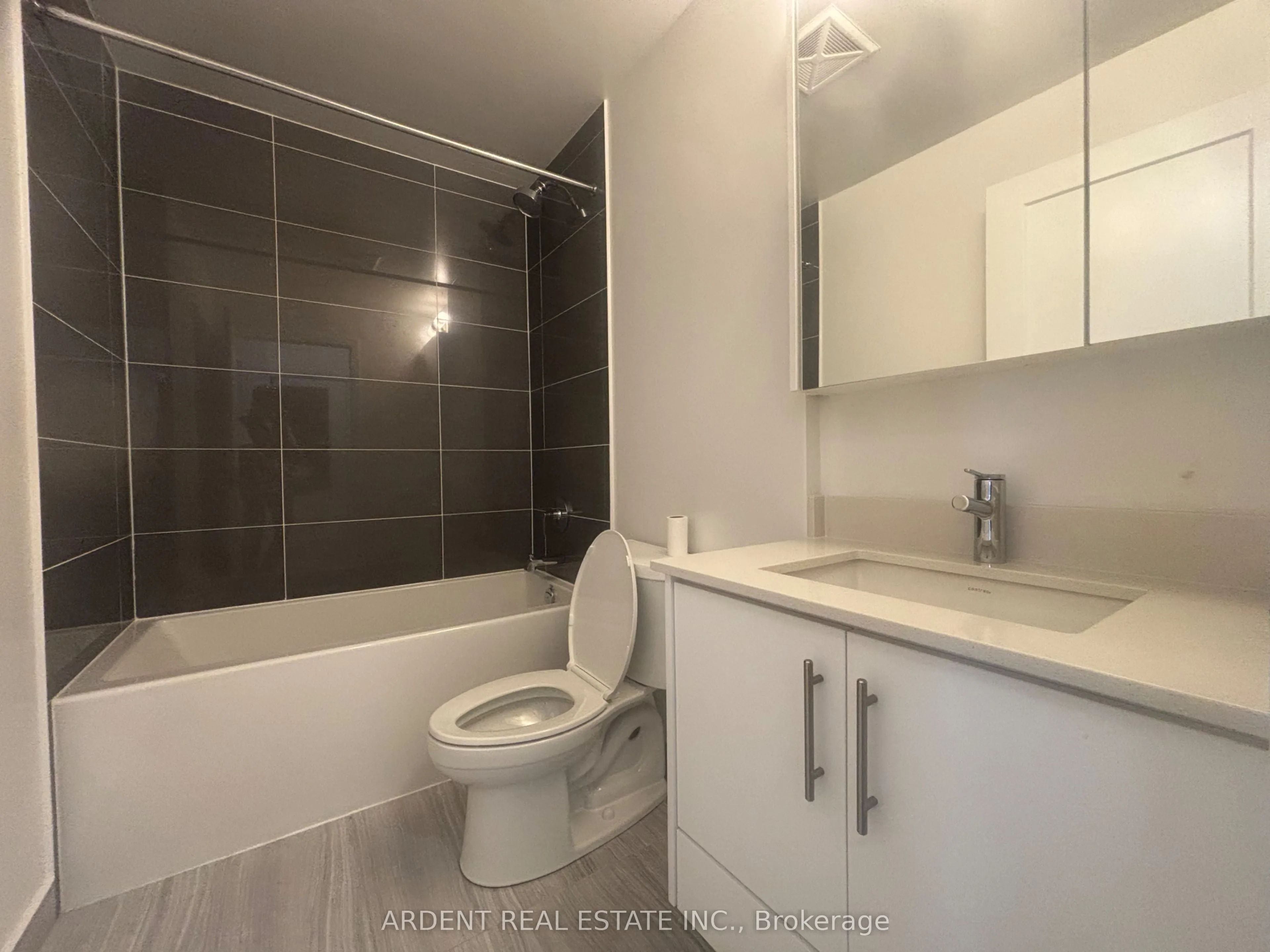 95 Oneida Crescent, #505
