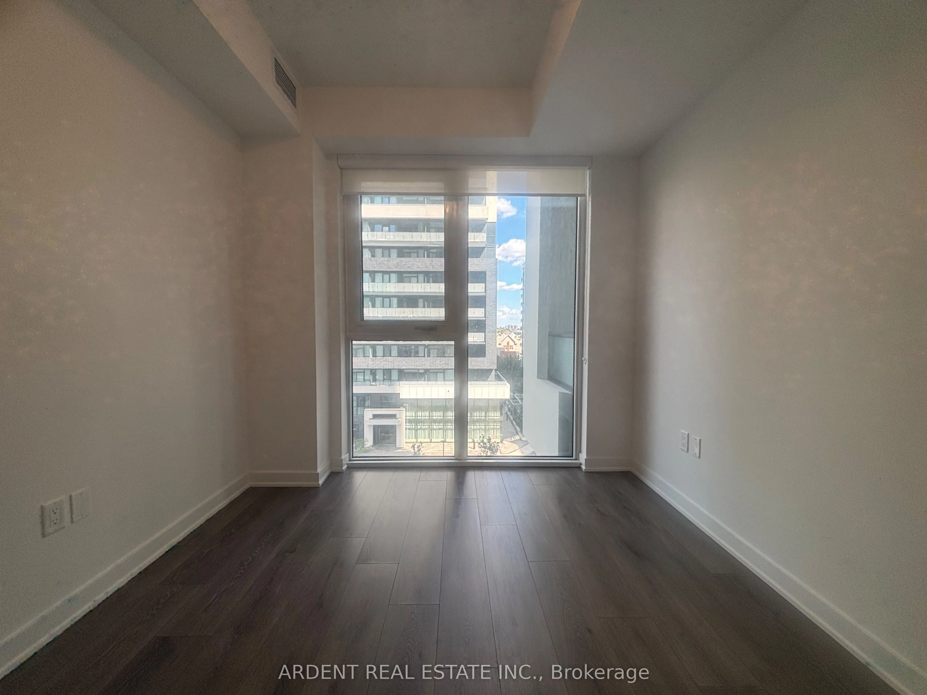 95 Oneida Crescent, #505