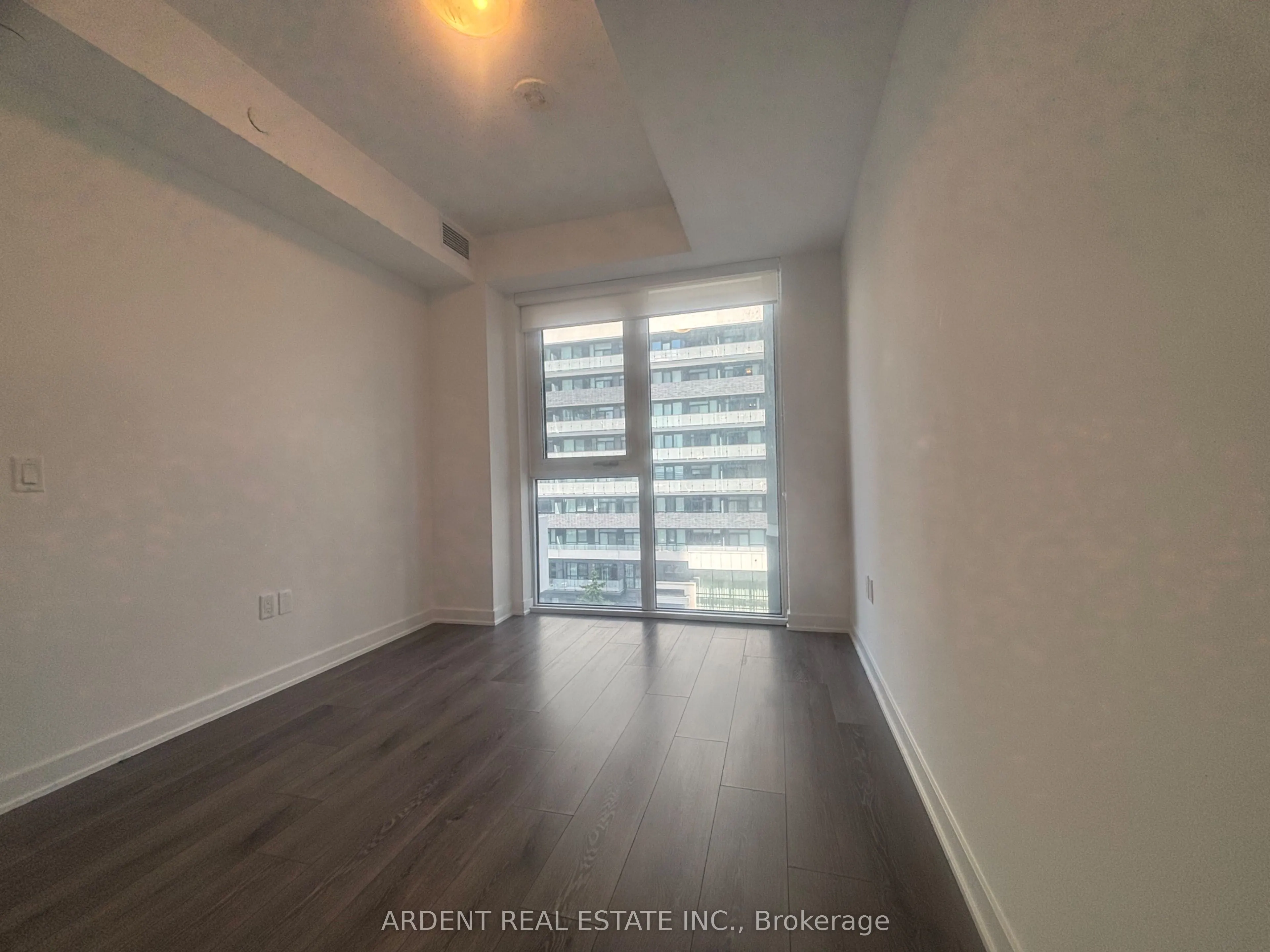 95 Oneida Crescent, #505