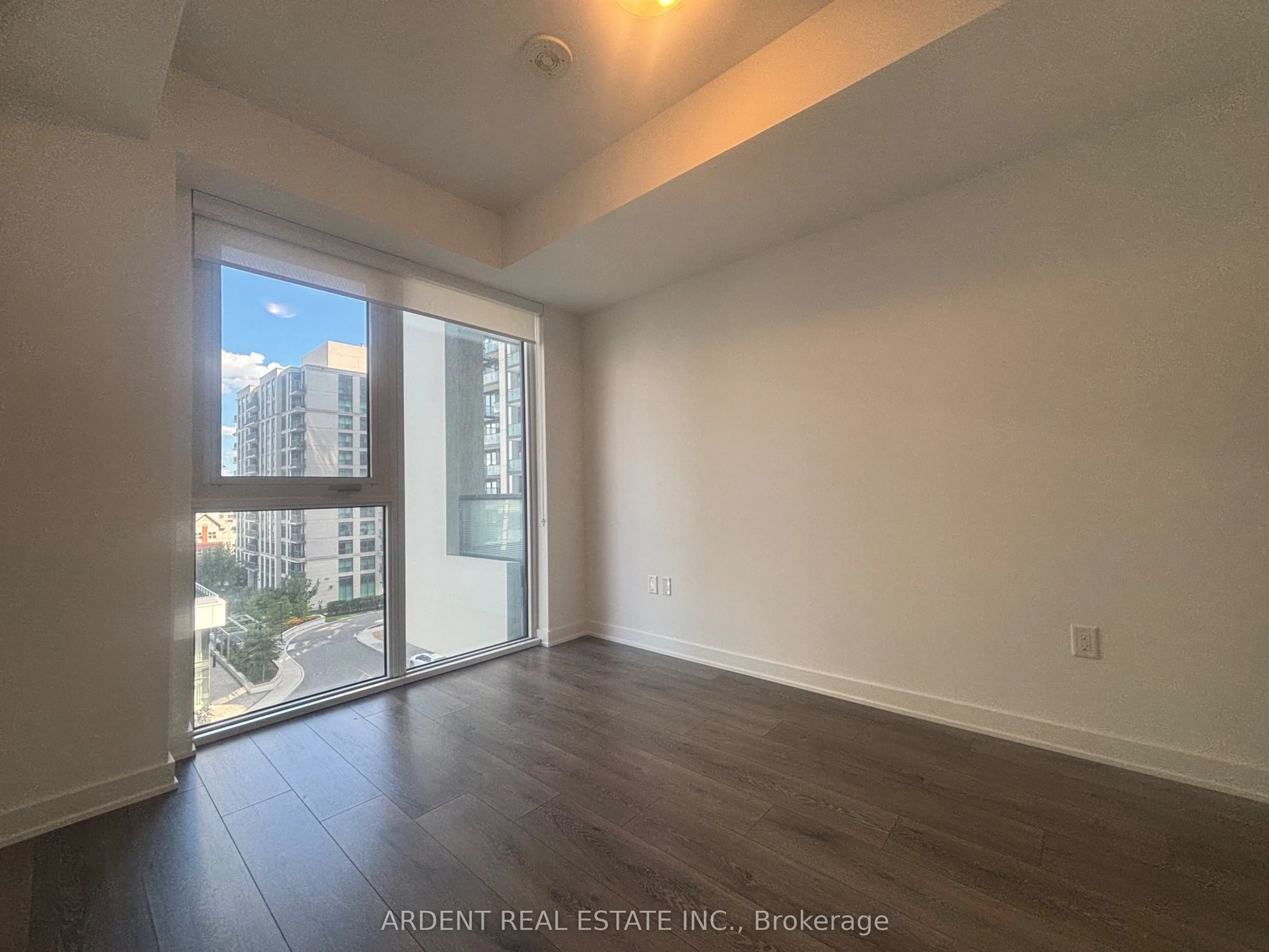 95 Oneida Crescent, #505
