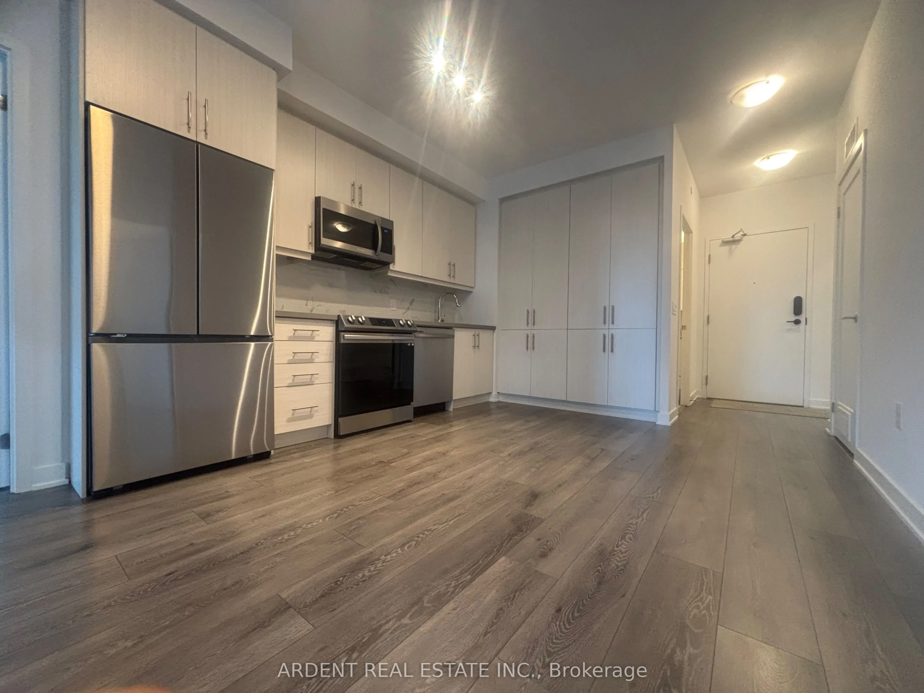 95 Oneida Crescent, #505