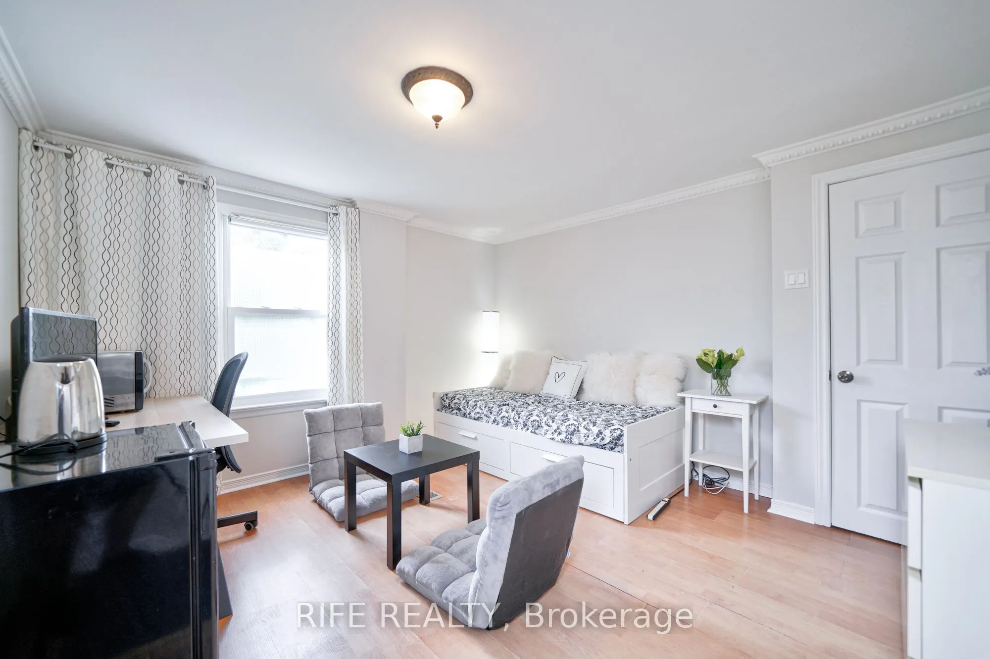 239 Crestwood Road, #Studio Unit
