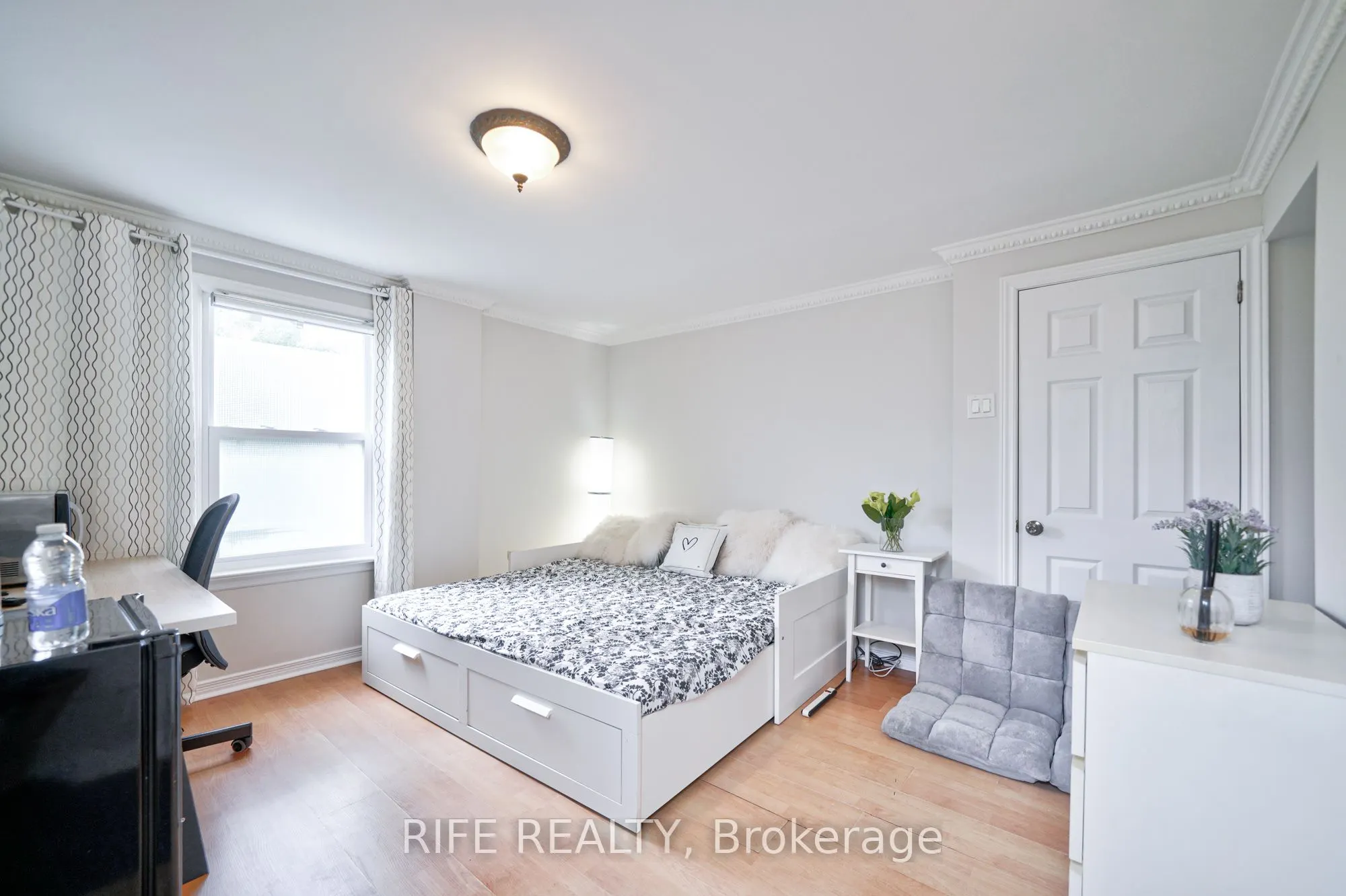 239 Crestwood Road, #Studio Unit