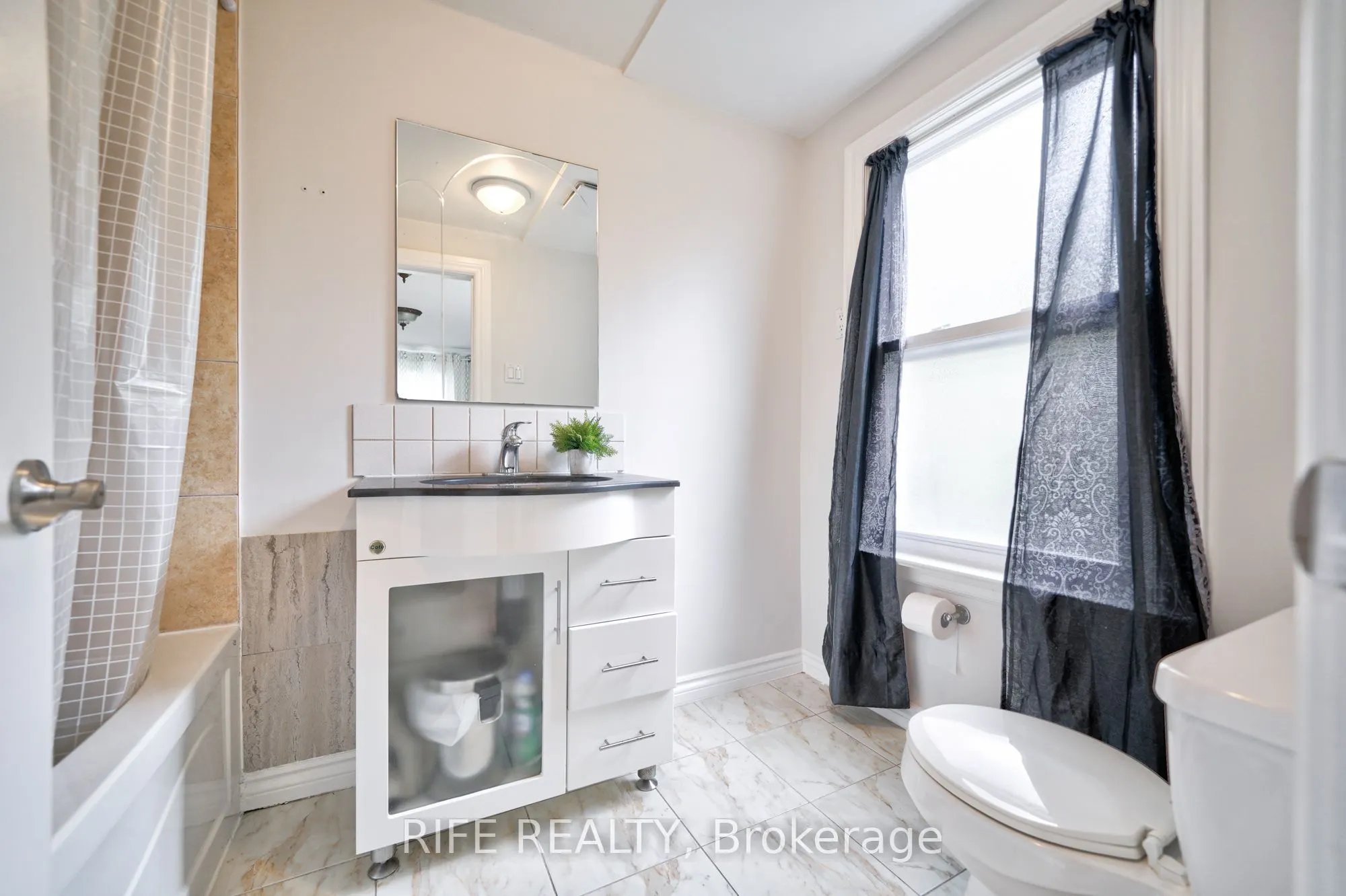 239 Crestwood Road, #Studio Unit