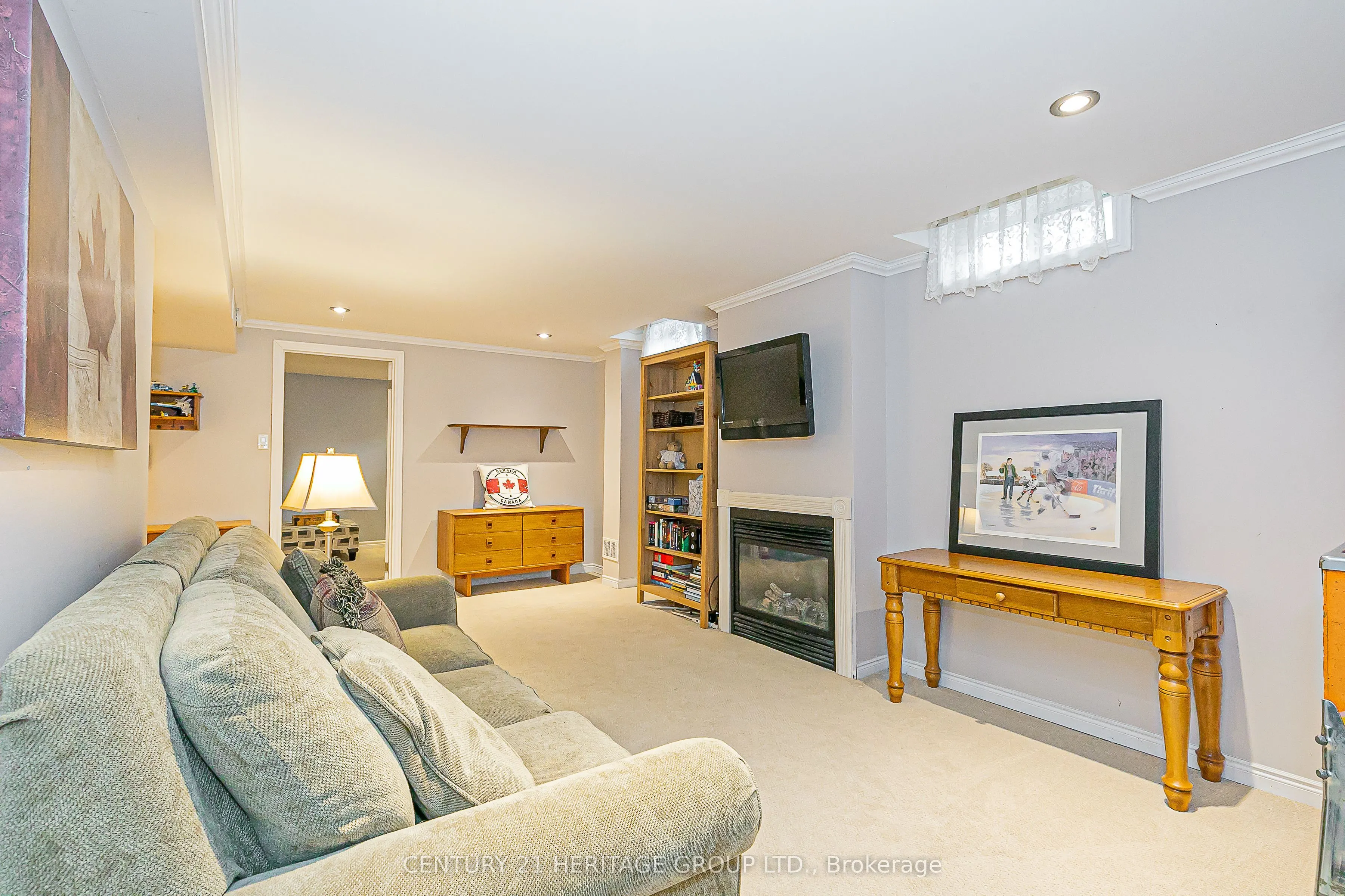 40 Albery Crescent
