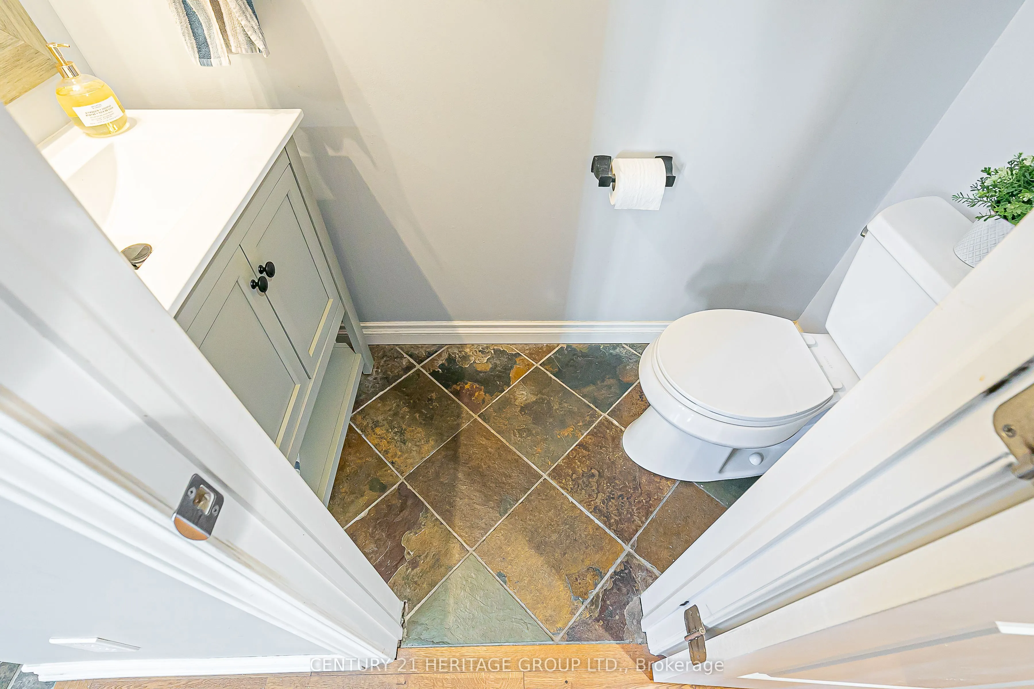 40 Albery Crescent