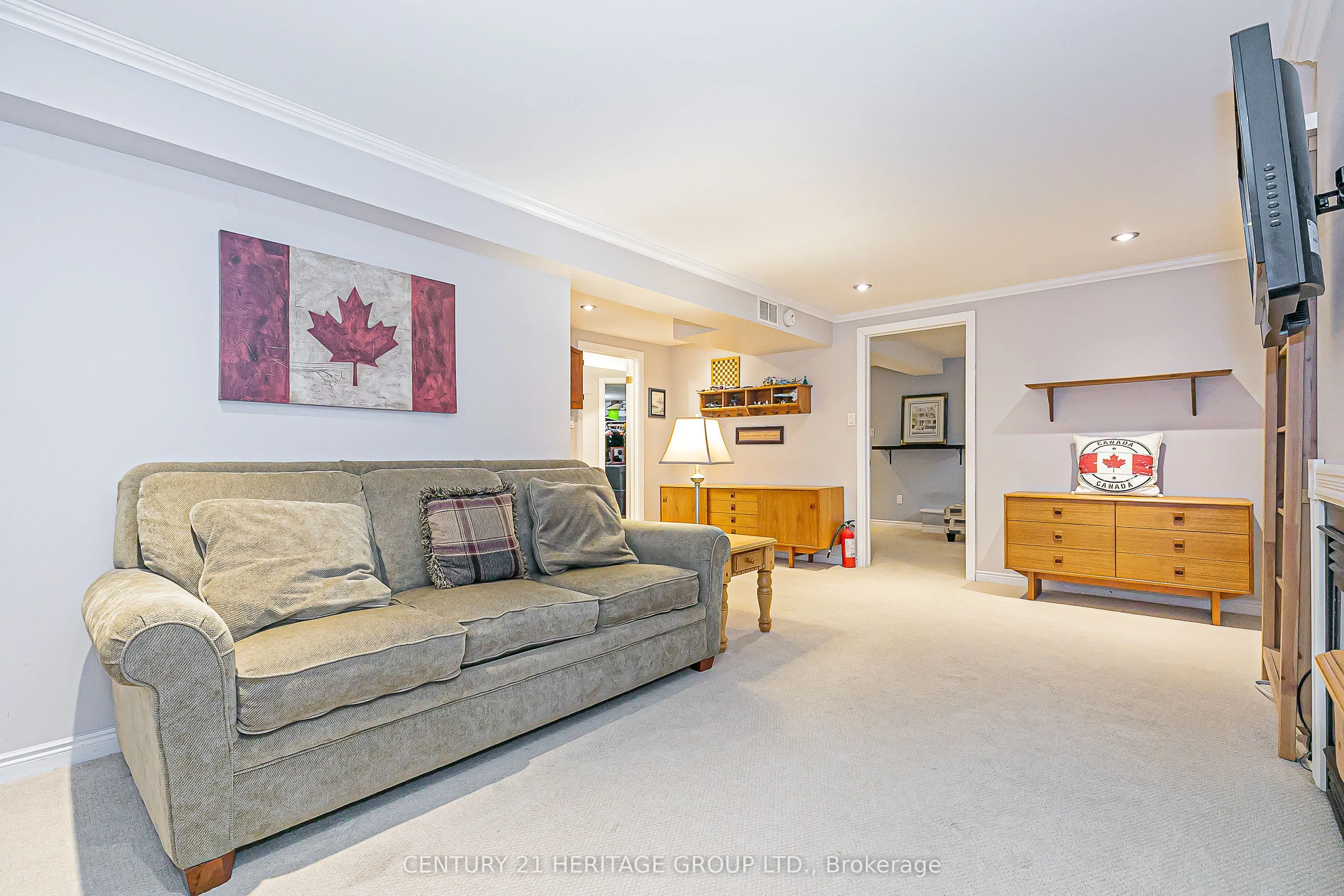 40 Albery Crescent