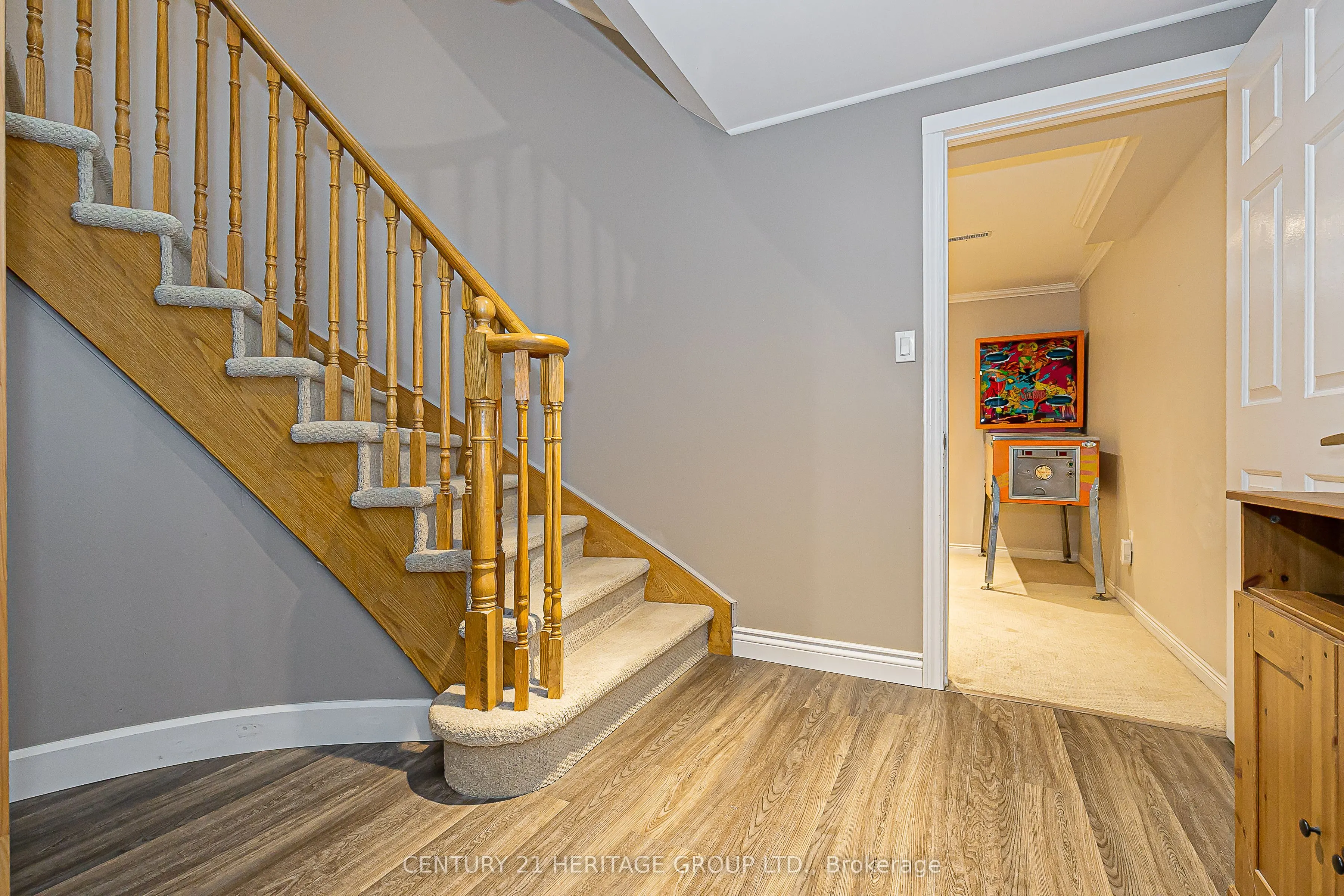 40 Albery Crescent