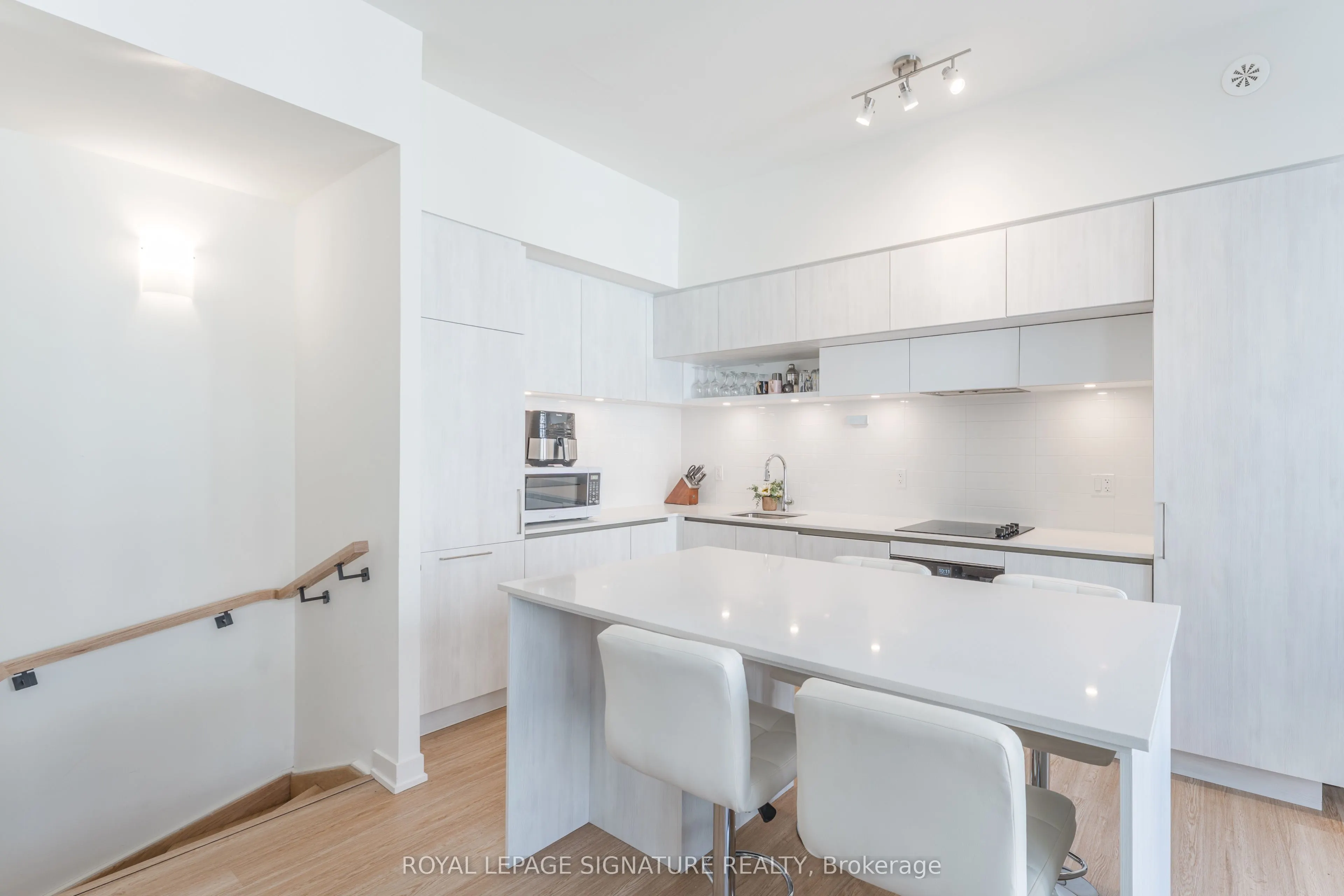 14 David Eyer Road, #1007