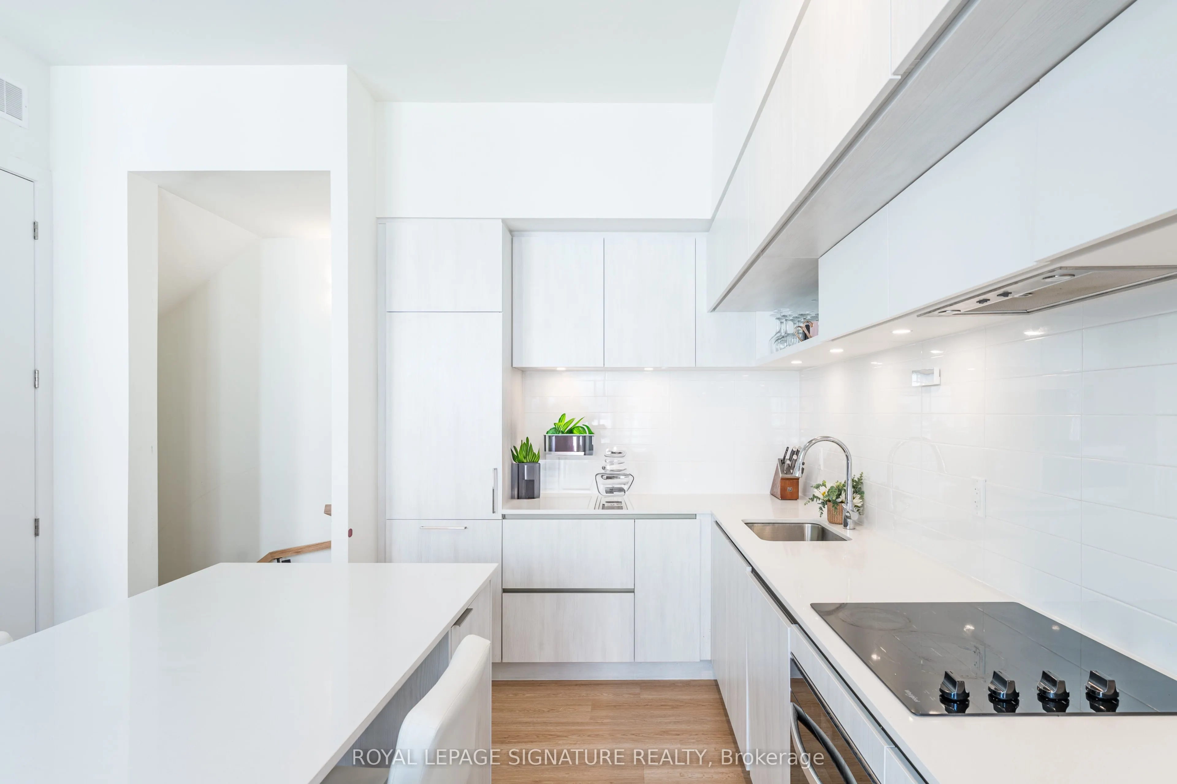 14 David Eyer Road, #1007