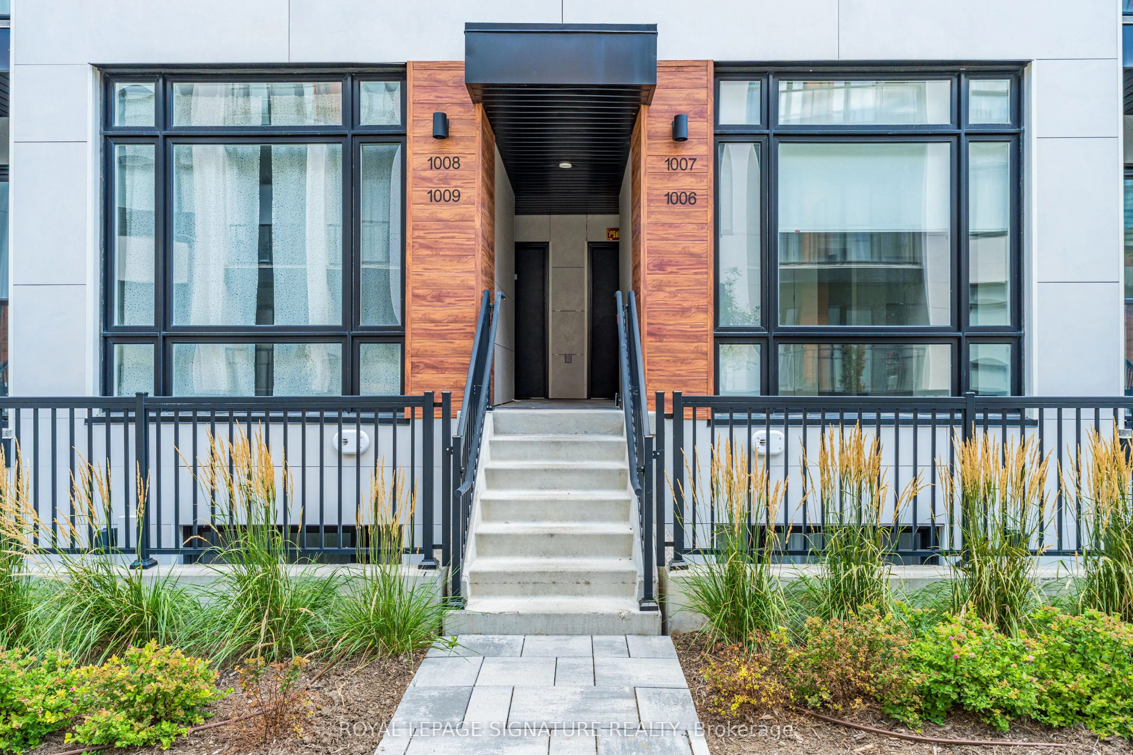 14 David Eyer Road, #1007