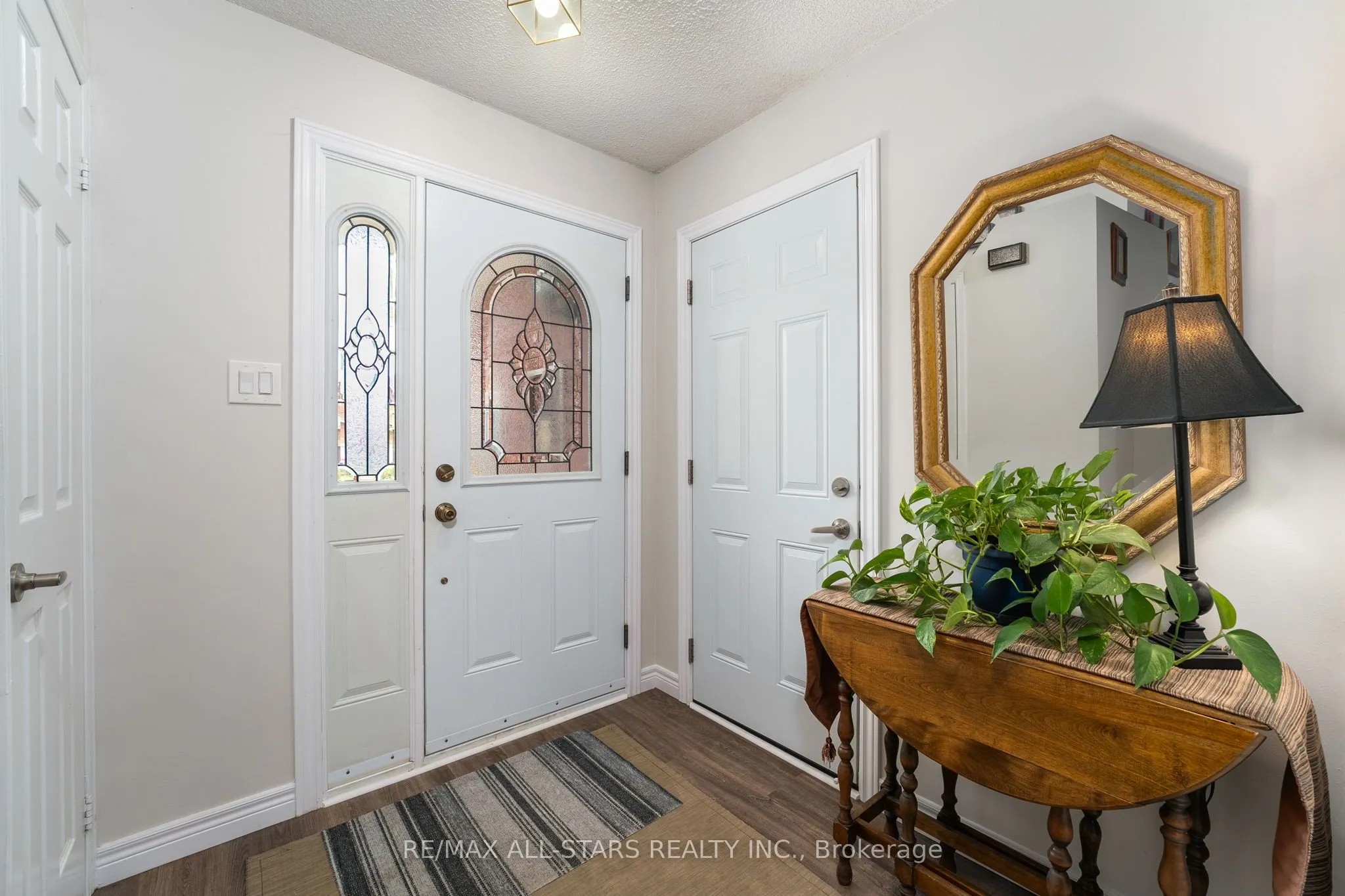 10 Skybird Lane