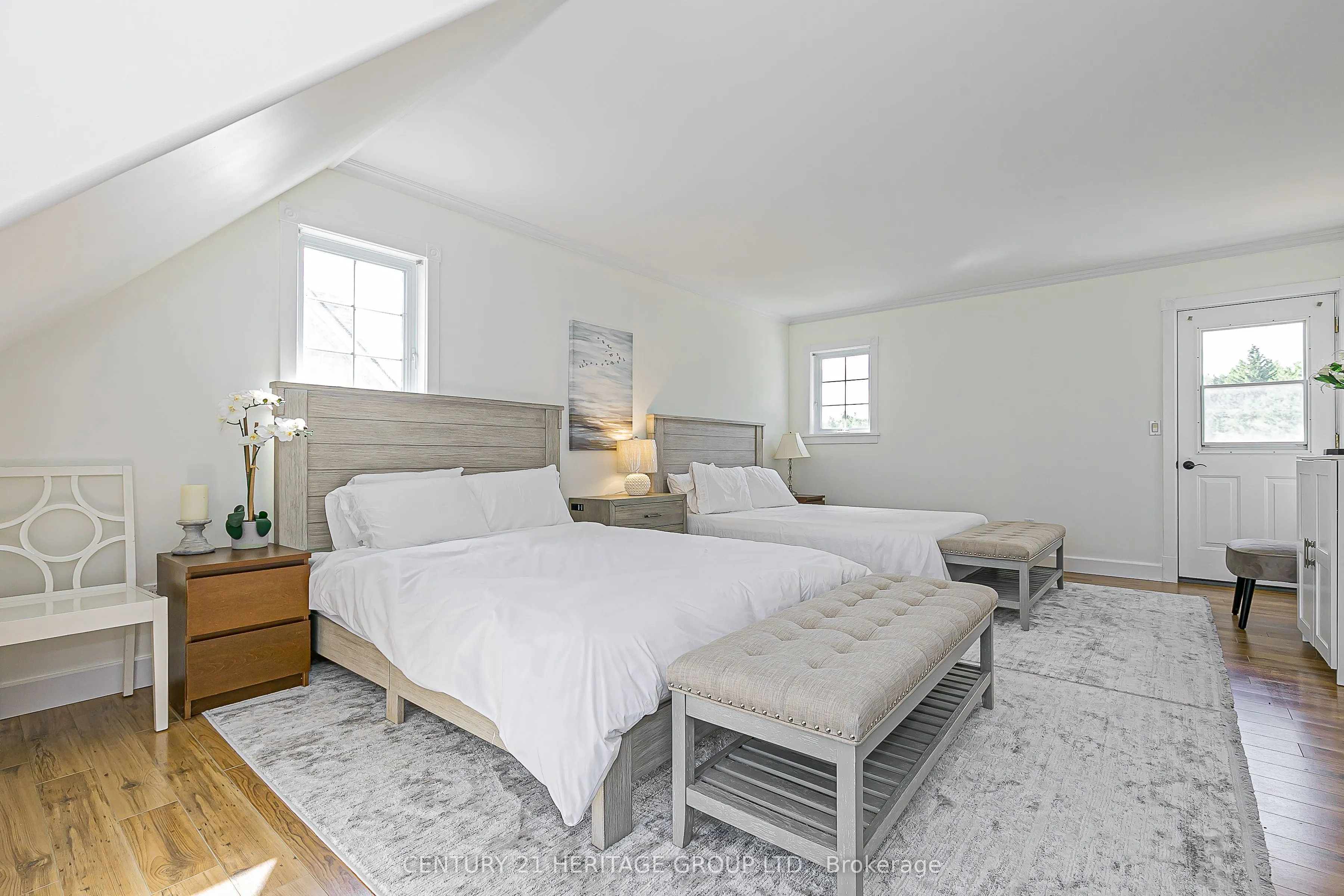 3471 Mount Albert Road