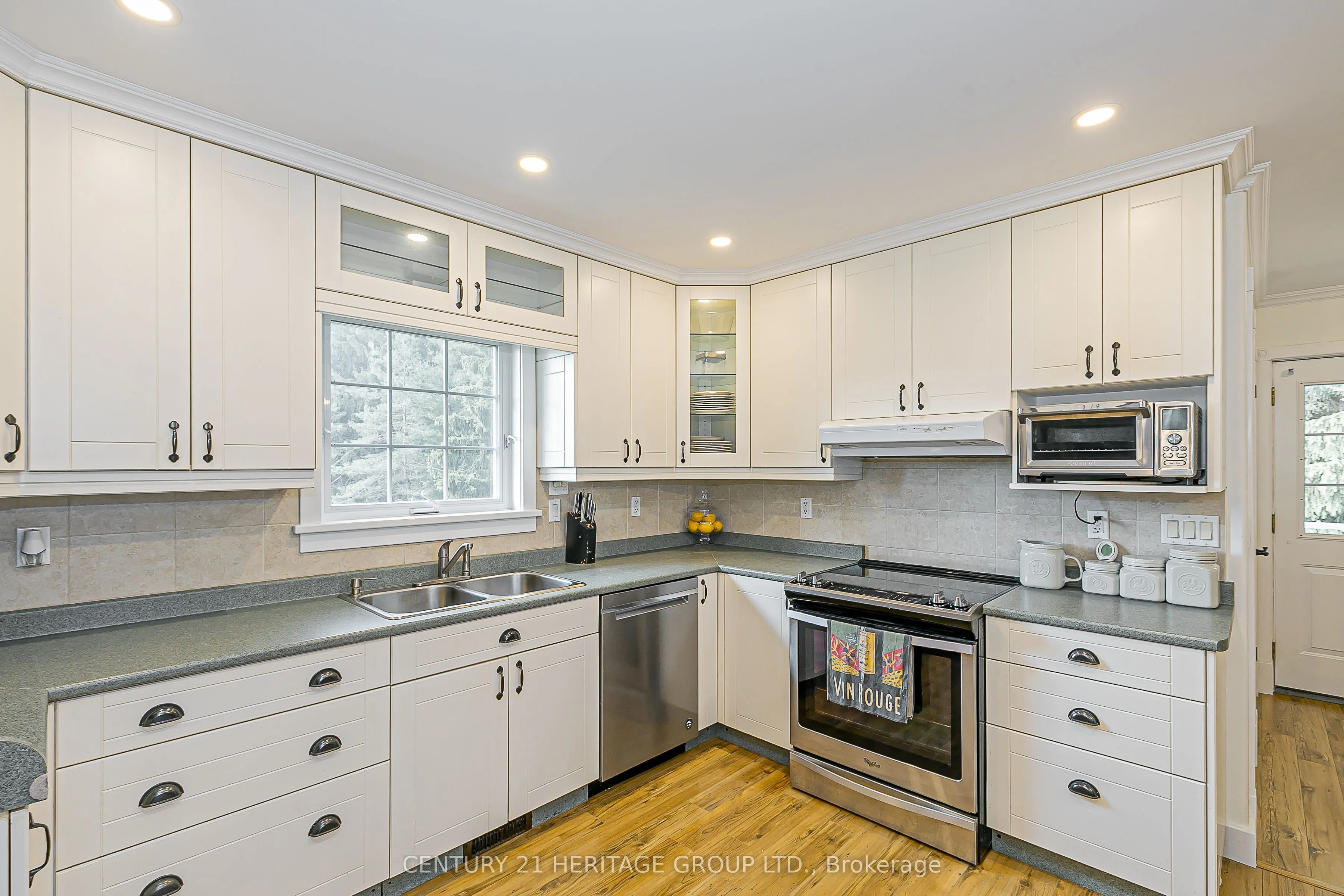3471 Mount Albert Road